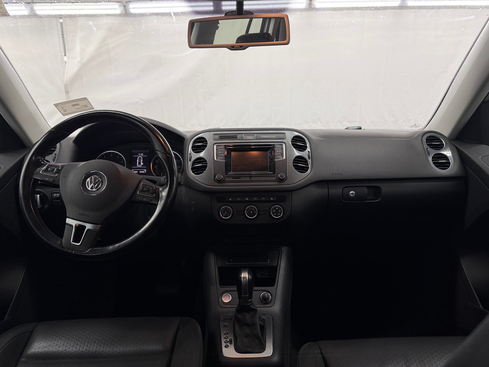 Thumbnail: 2016 Volkswagen Tiguan - 3