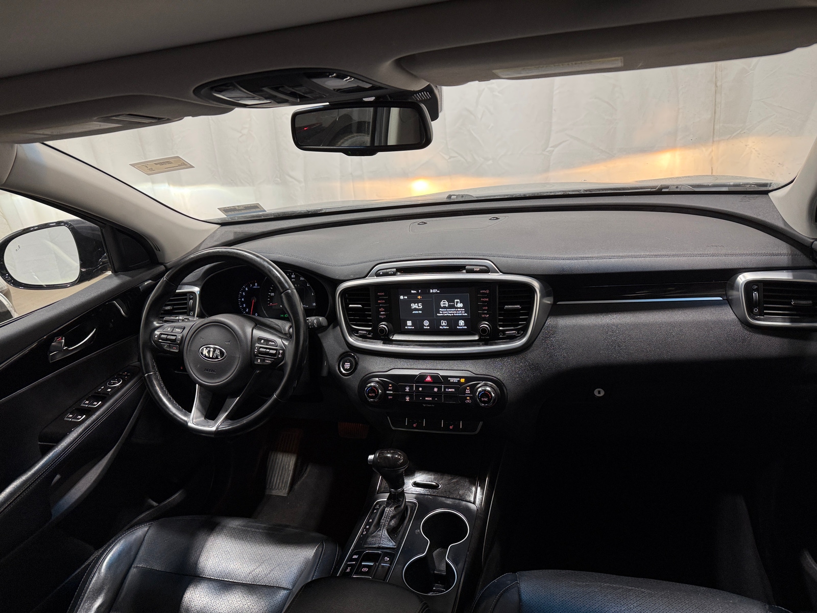 Thumbnail: 2017 Kia Sorento - 2