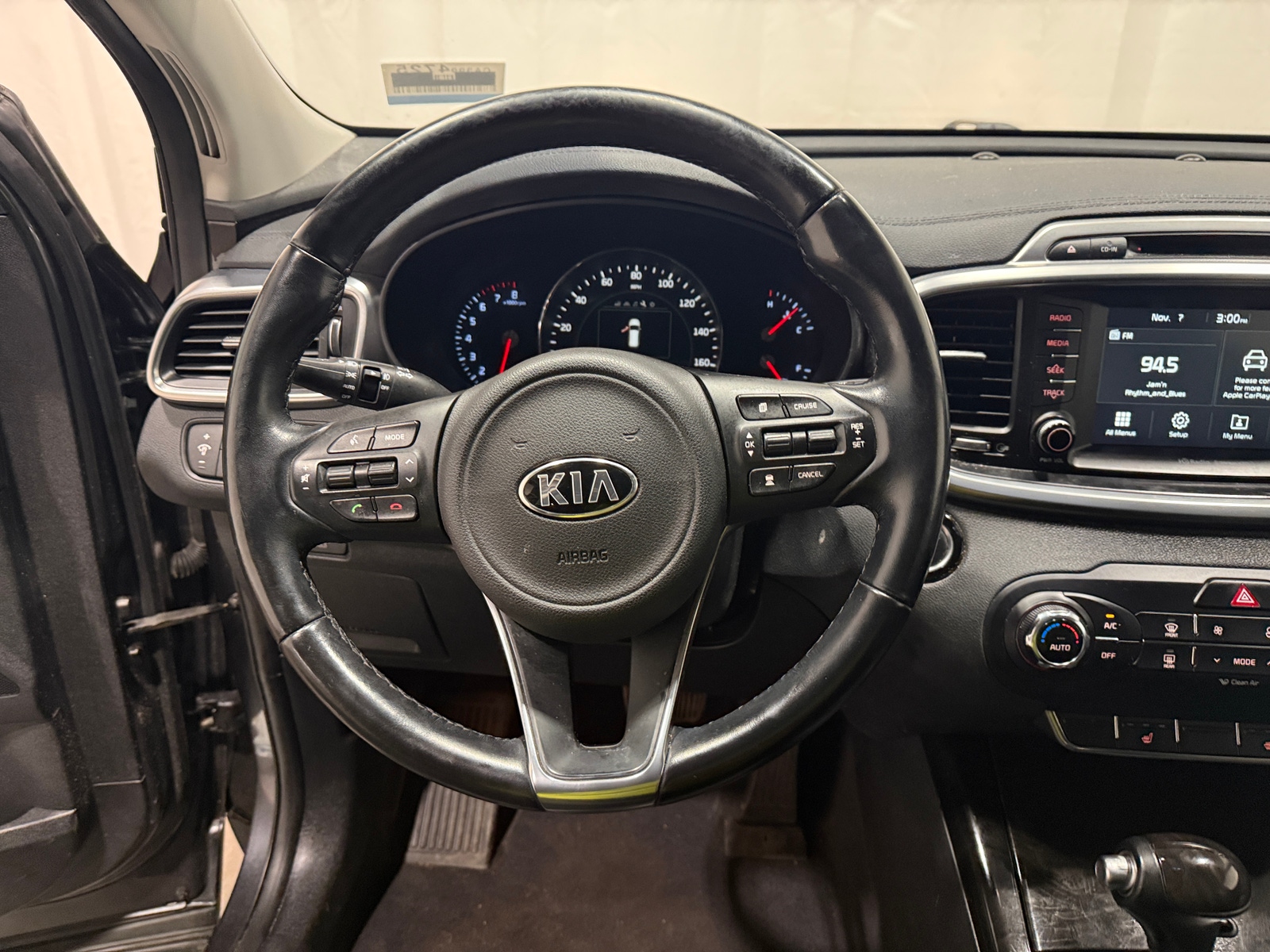 Thumbnail: 2017 Kia Sorento - 4