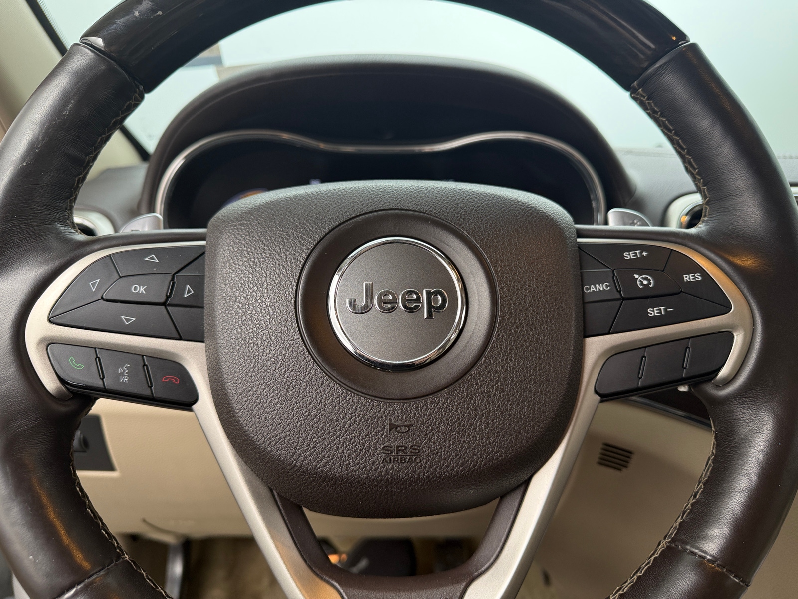 Thumbnail: 2017 Jeep Grand Cherokee - 4