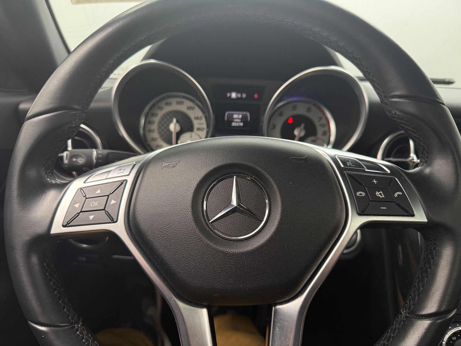 Thumbnail: 2014 Mercedes-Benz SLK - 4