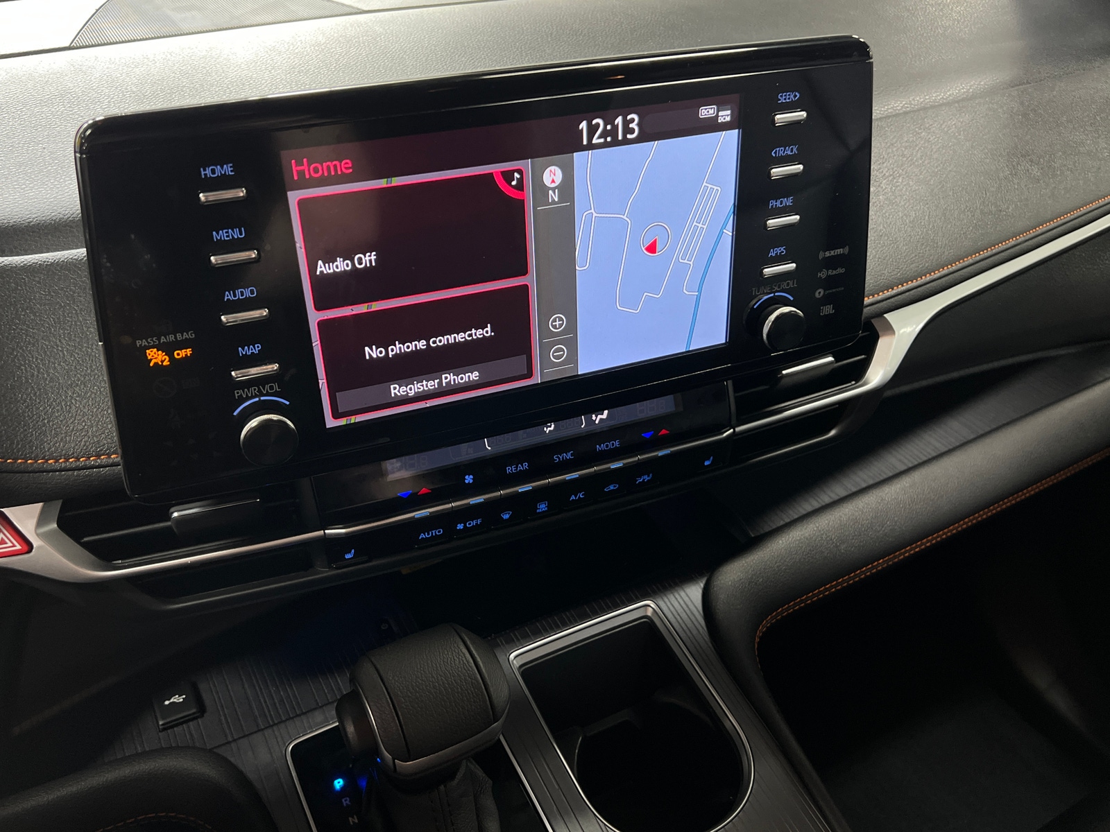 Thumbnail: 2024 Toyota Sienna - 3