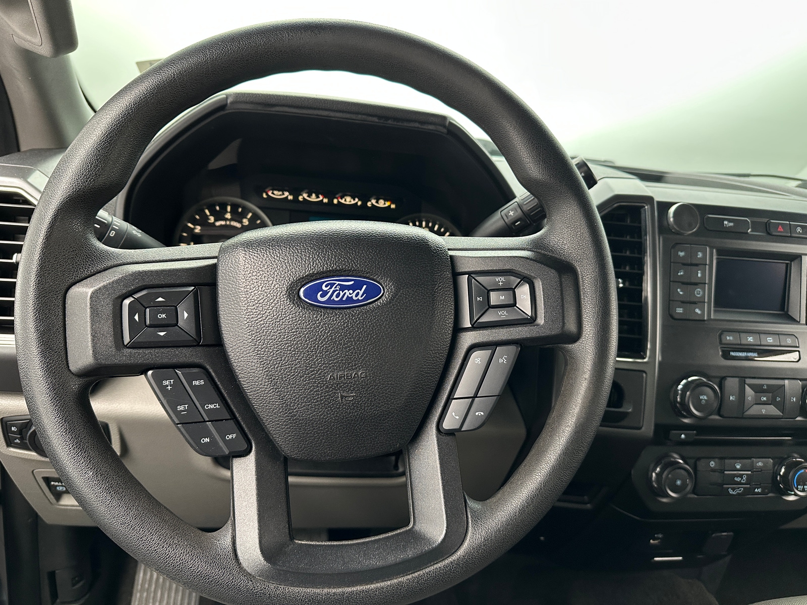 Thumbnail: 2018 Ford Econoline - 5