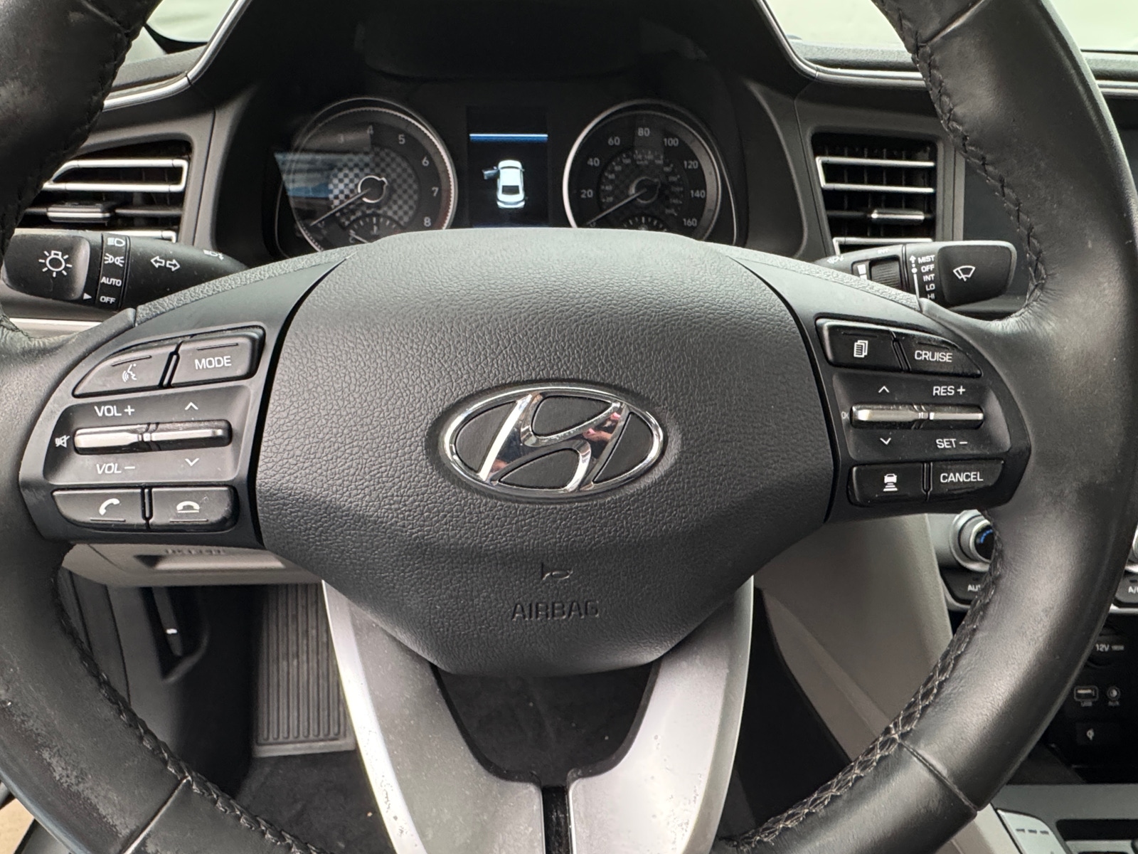 Thumbnail: 2019 Hyundai Elantra - 4