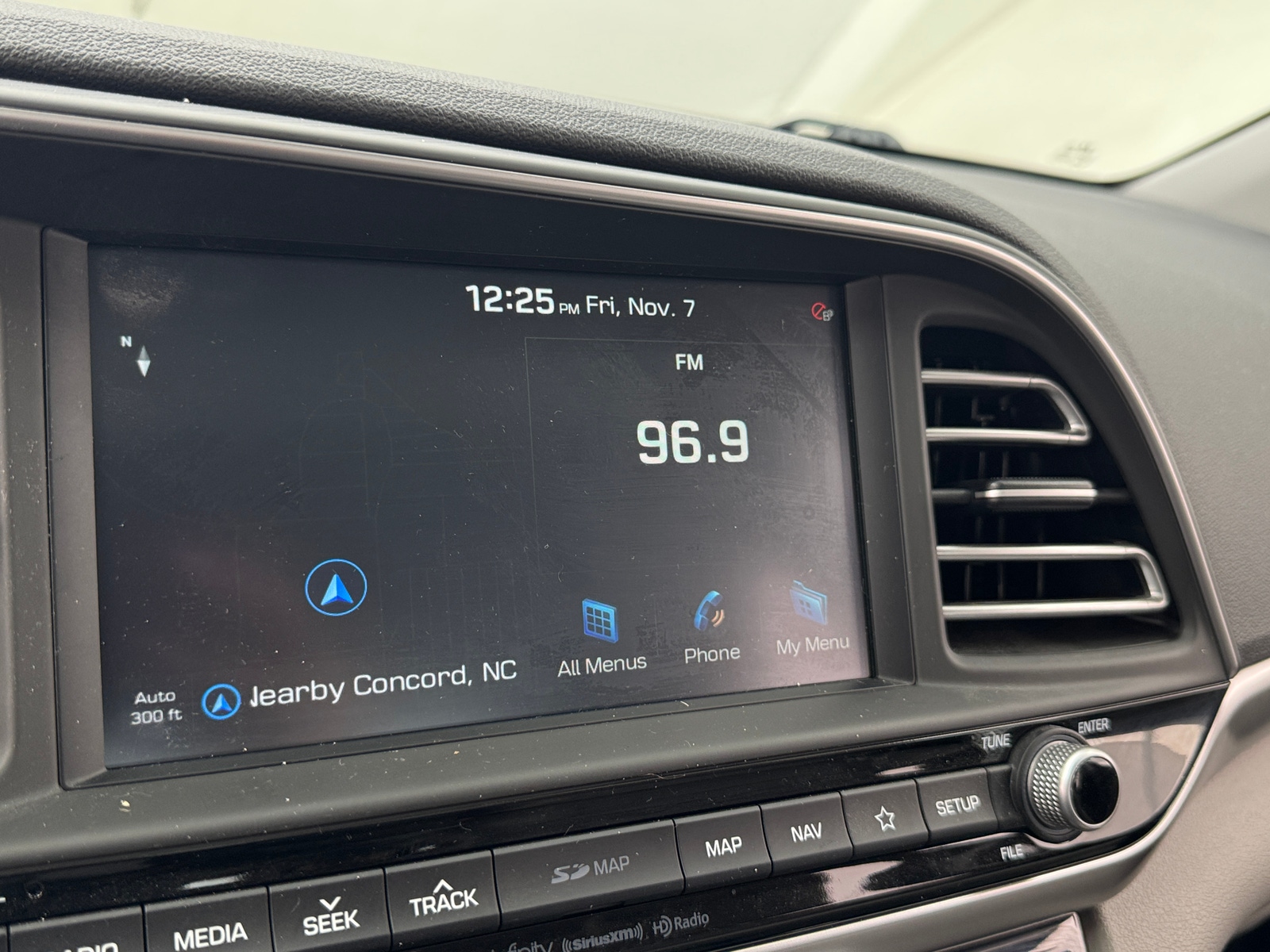 Thumbnail: 2019 Hyundai Elantra - 3