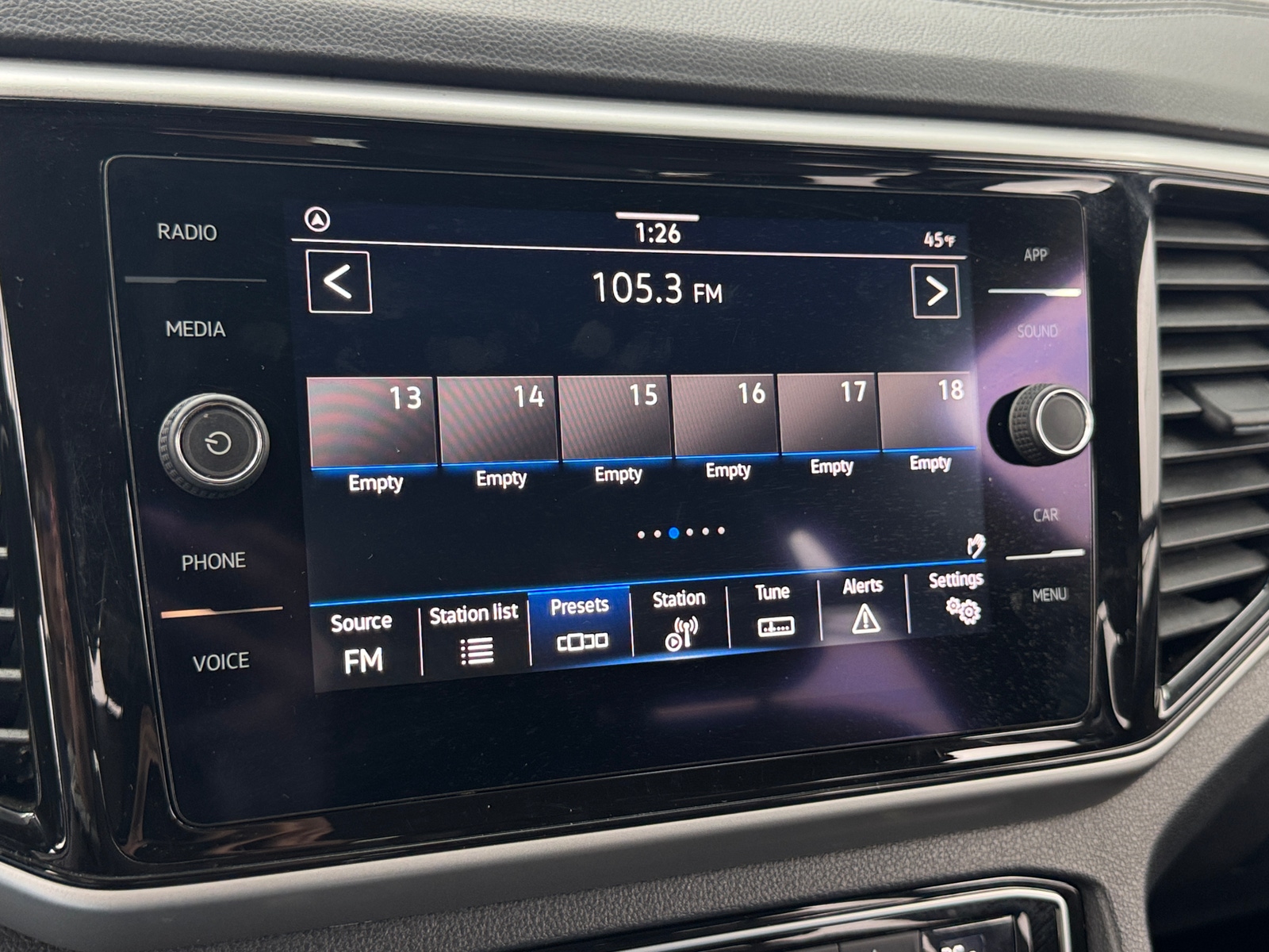 Thumbnail: 2022 Volkswagen Atlas - 3