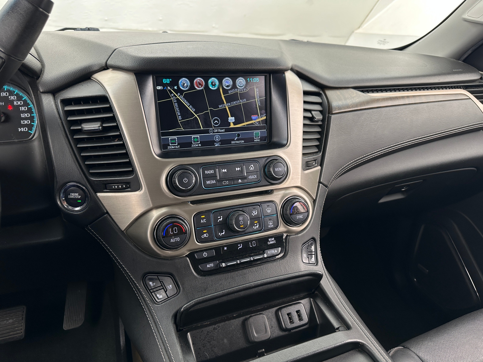 Thumbnail: 2018 GMC Yukon XL - 3