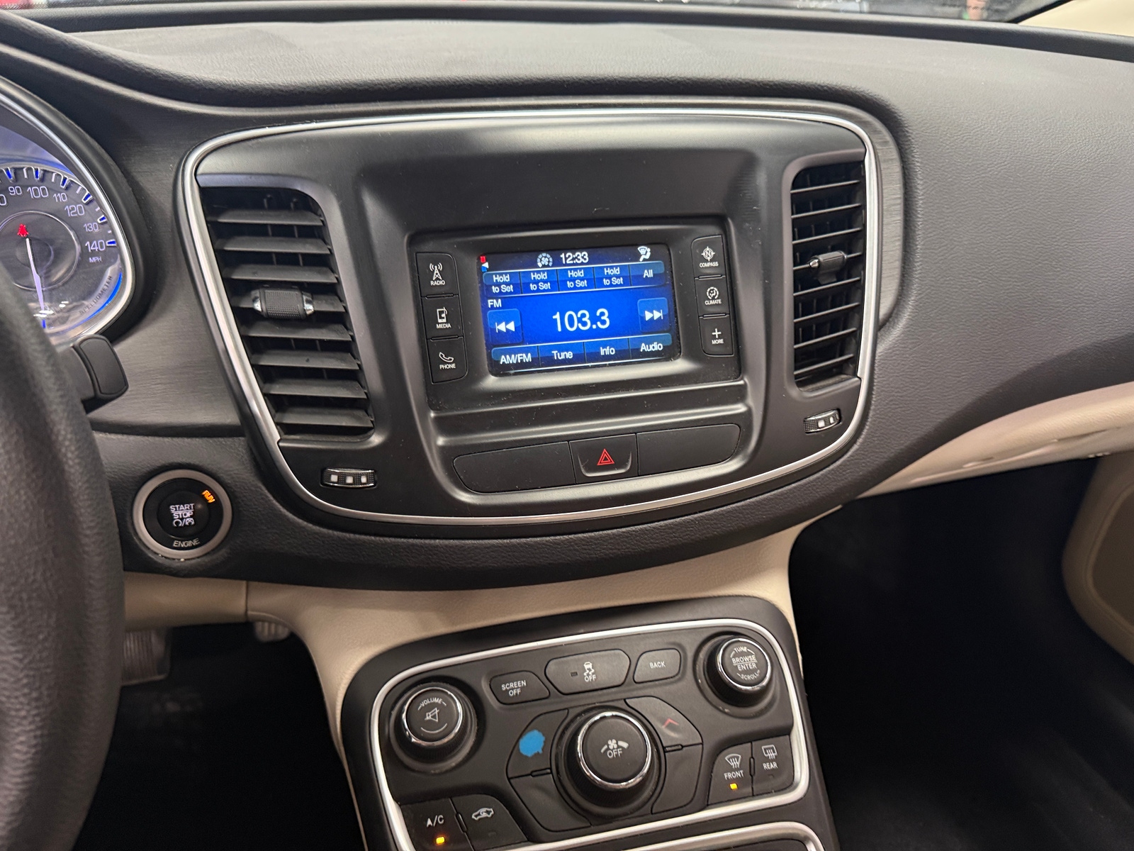 Thumbnail: 2015 Chrysler 200 - 4