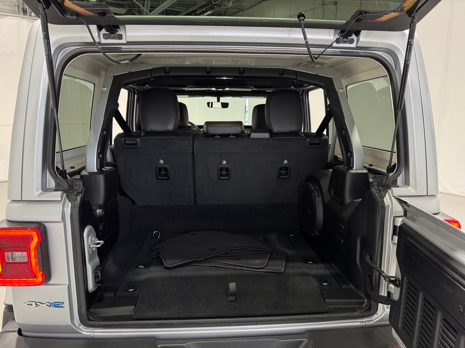 Thumbnail: 2023 Jeep Wrangler - 6