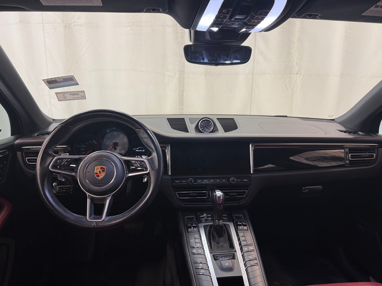 Thumbnail: 2021 Porsche Macan - 2