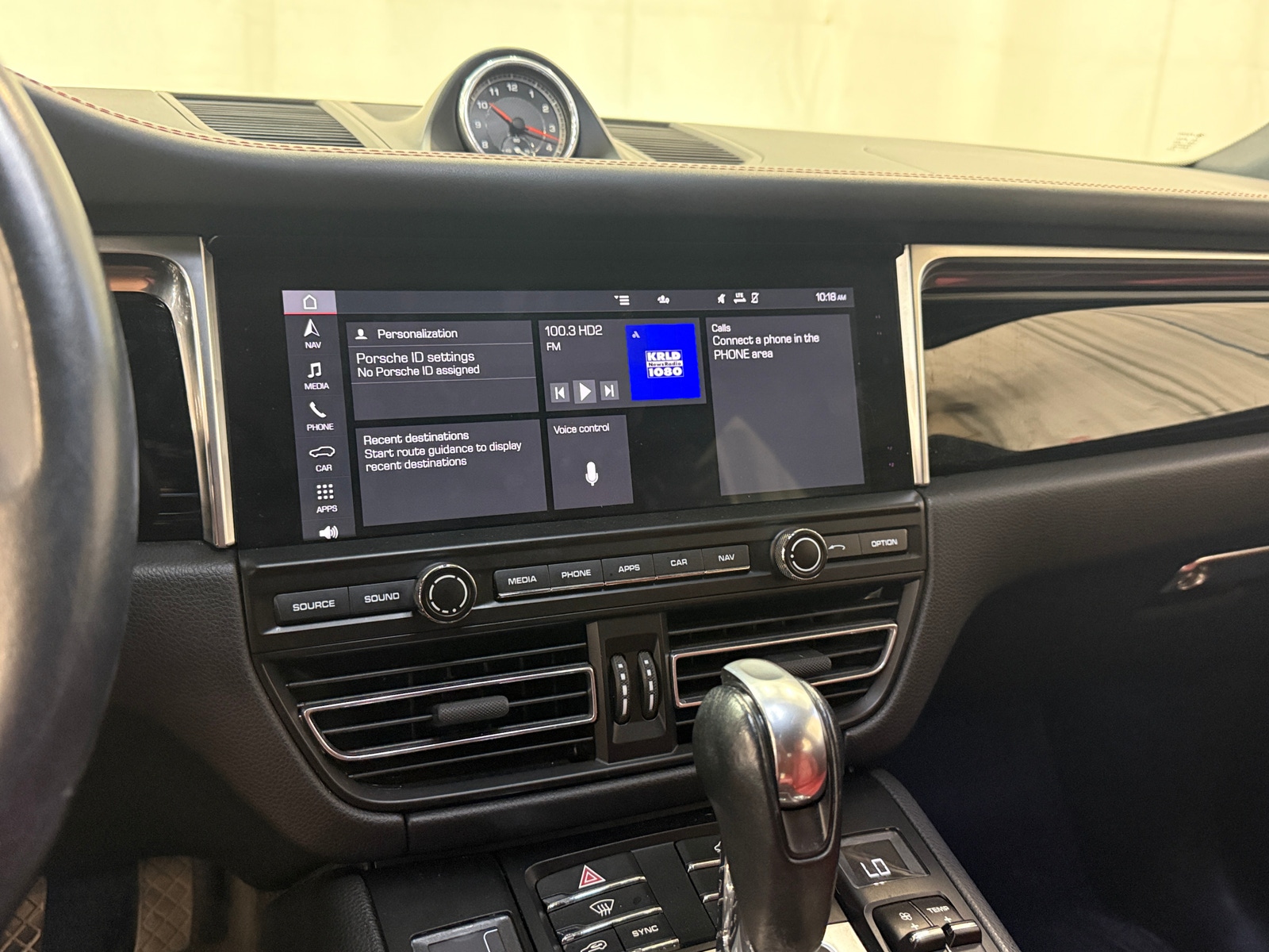 Thumbnail: 2021 Porsche Macan - 3