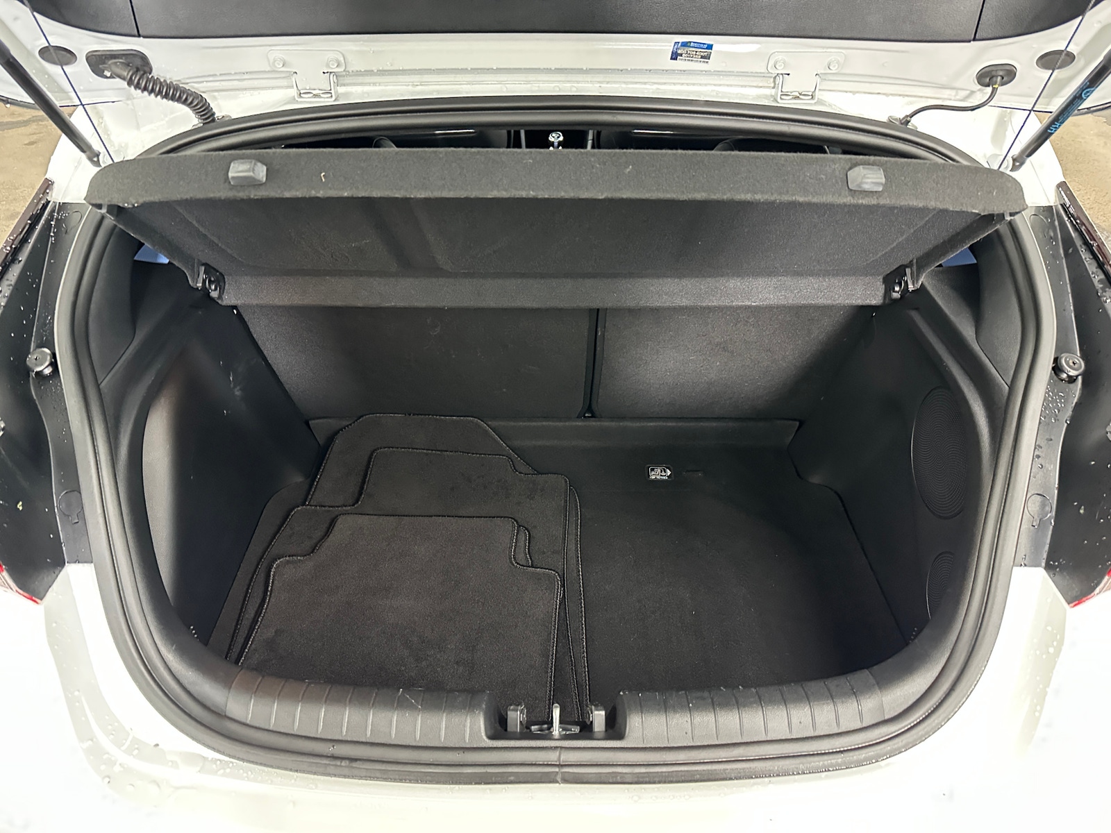 Thumbnail: 2022 Hyundai Veloster - 6