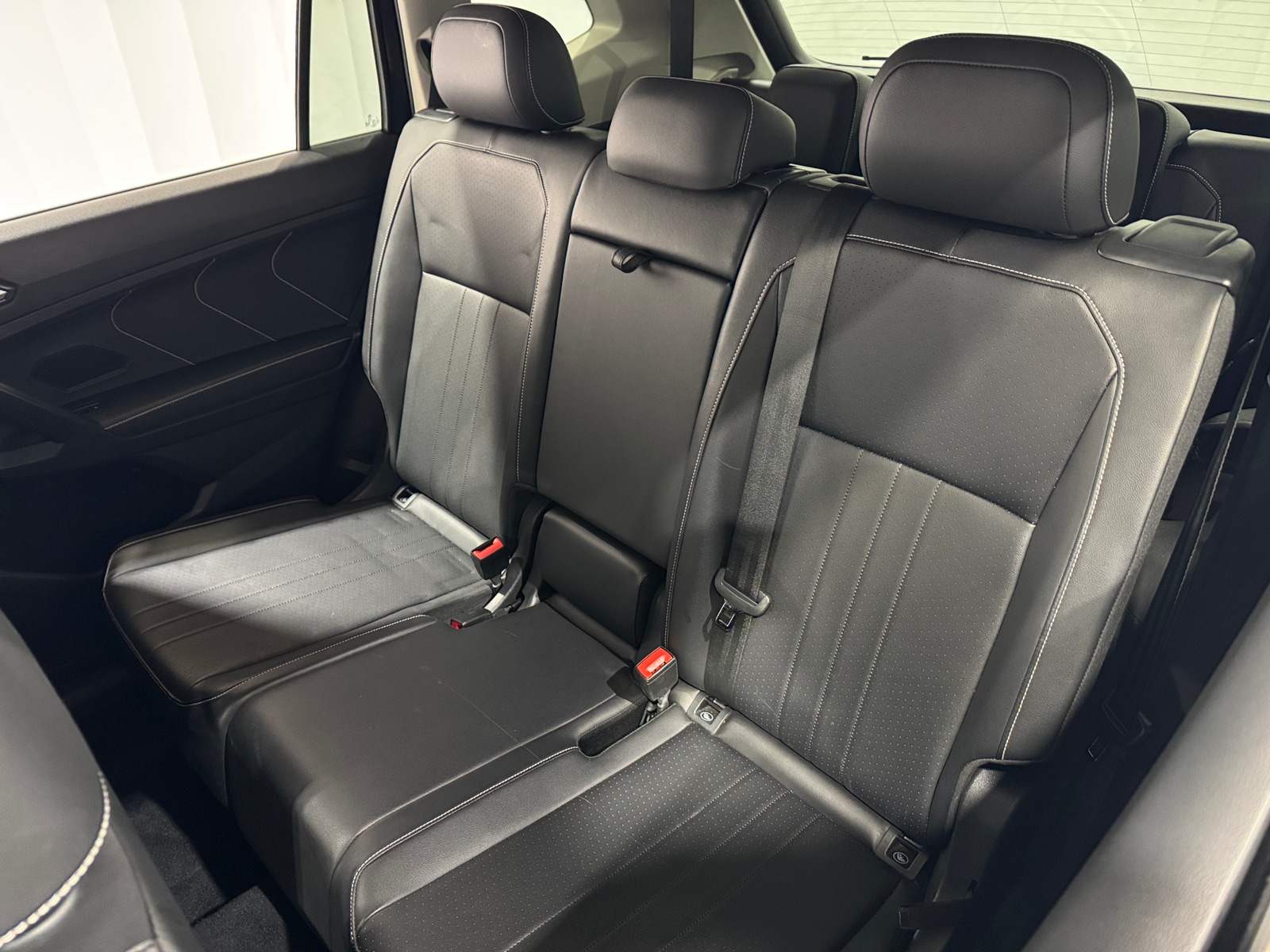 Thumbnail: 2022 Volkswagen Tiguan - 5