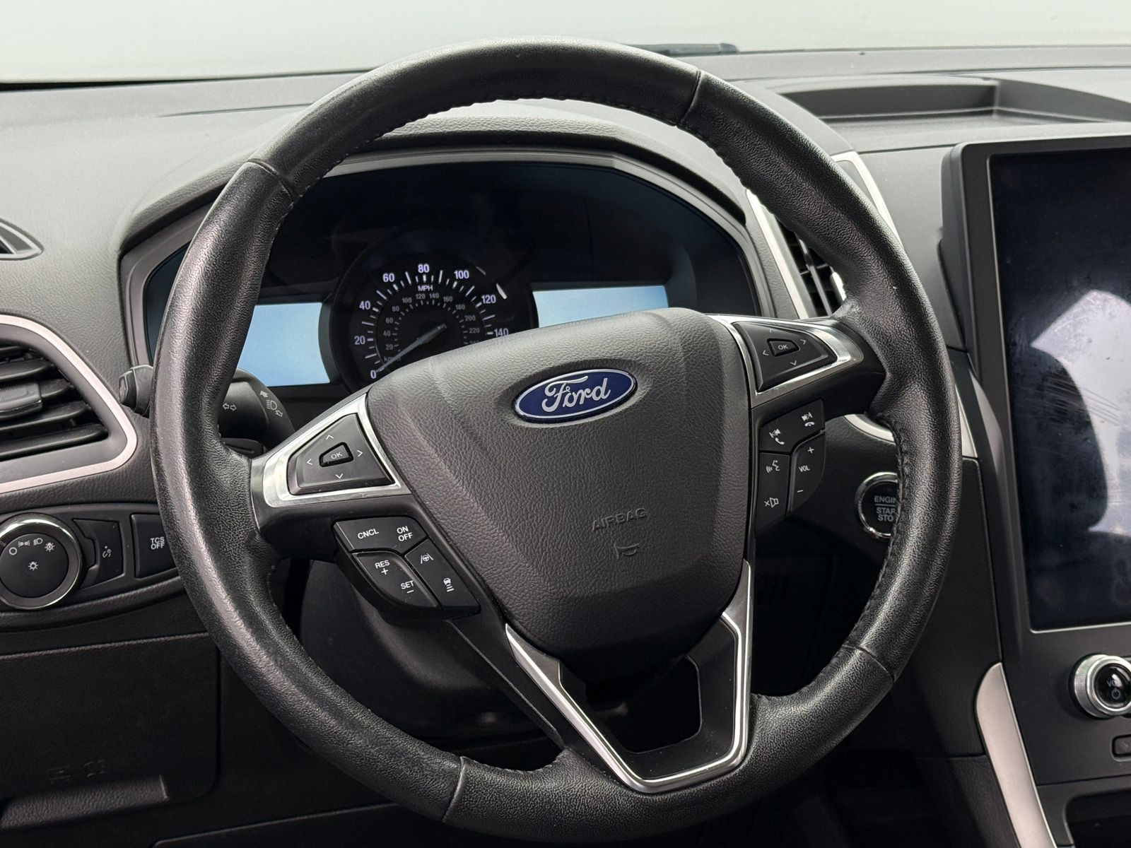 Thumbnail: 2022 Ford Edge - 4