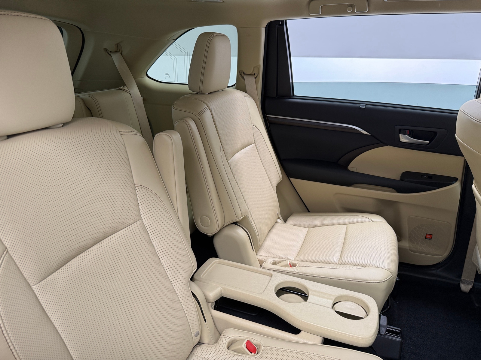 Thumbnail: 2015 Toyota Highlander - 5