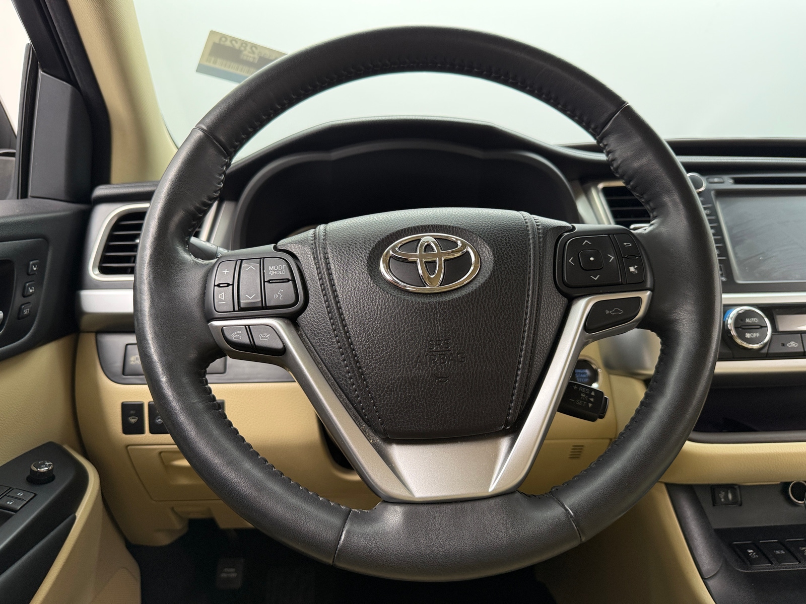 Thumbnail: 2015 Toyota Highlander - 4
