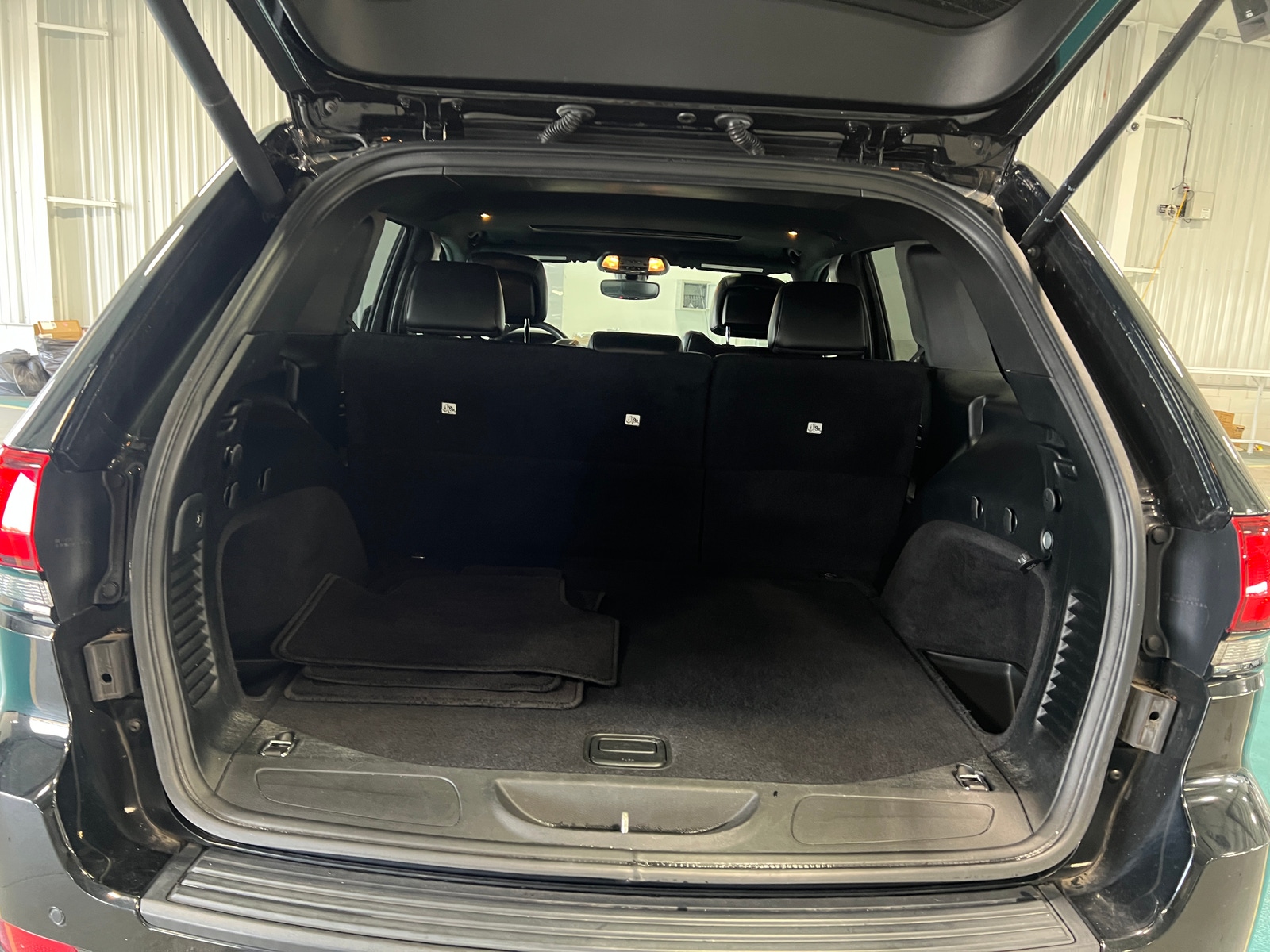 Thumbnail: 2019 Jeep Grand Cherokee - 6