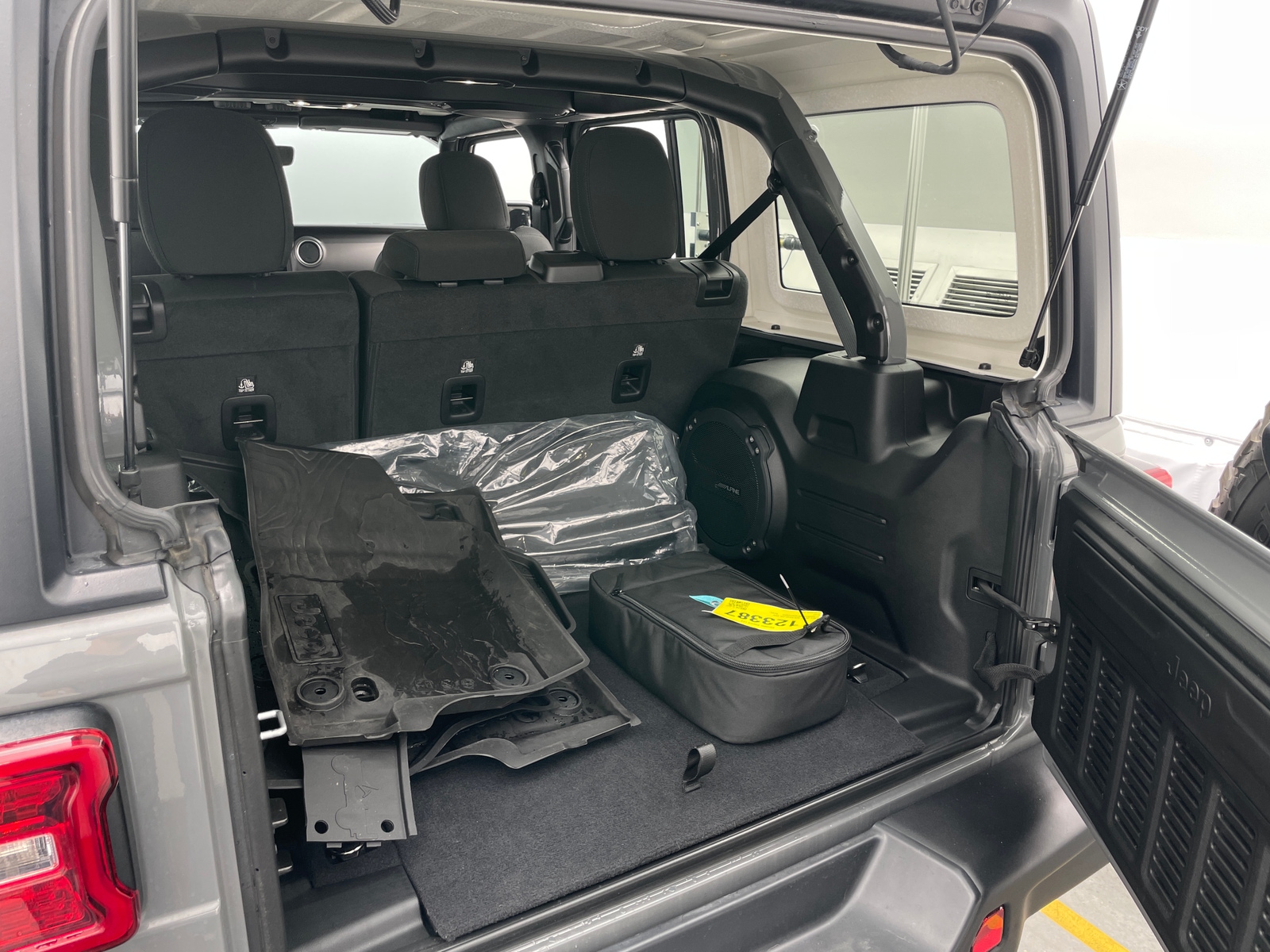 Thumbnail: 2021 Jeep Wrangler - 7