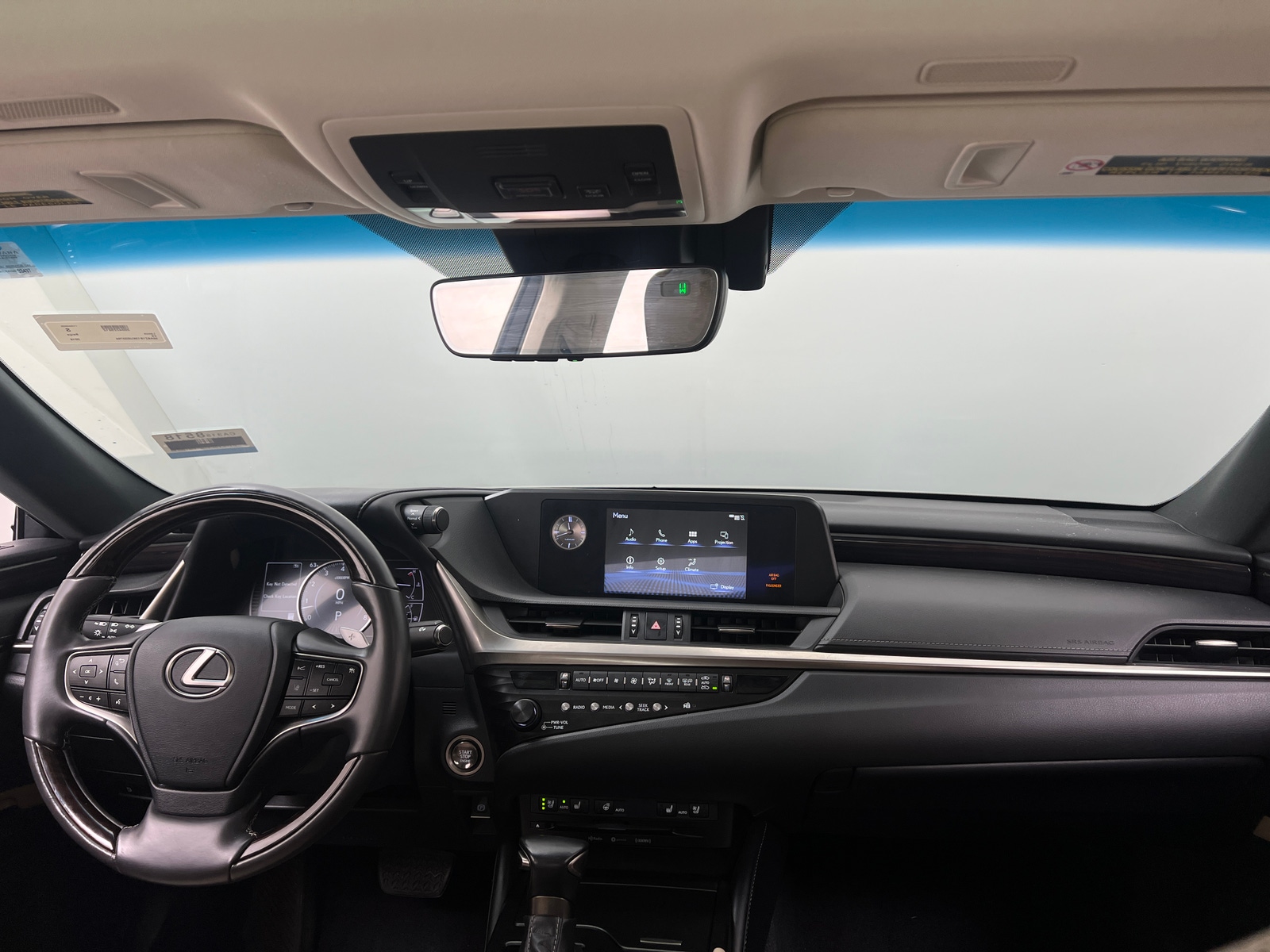 Thumbnail: 2019 Lexus ES - 3