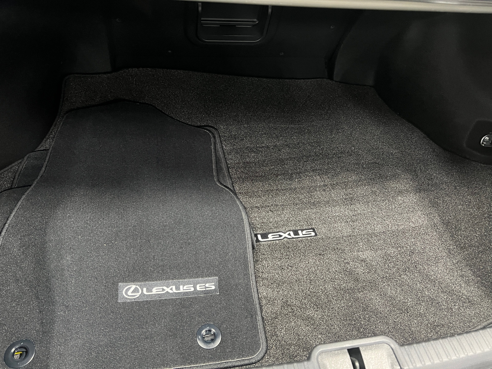 Thumbnail: 2019 Lexus ES - 7