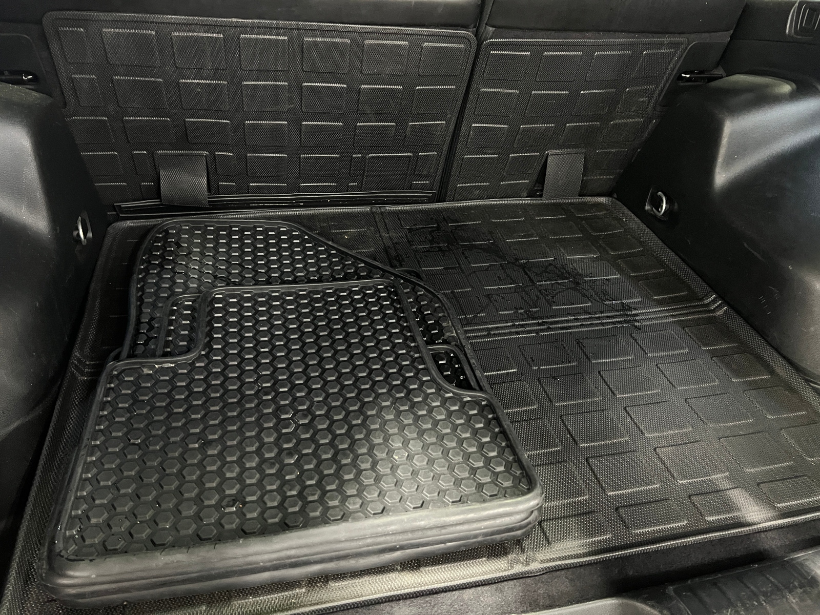 Thumbnail: 2019 Jeep Cherokee - 7