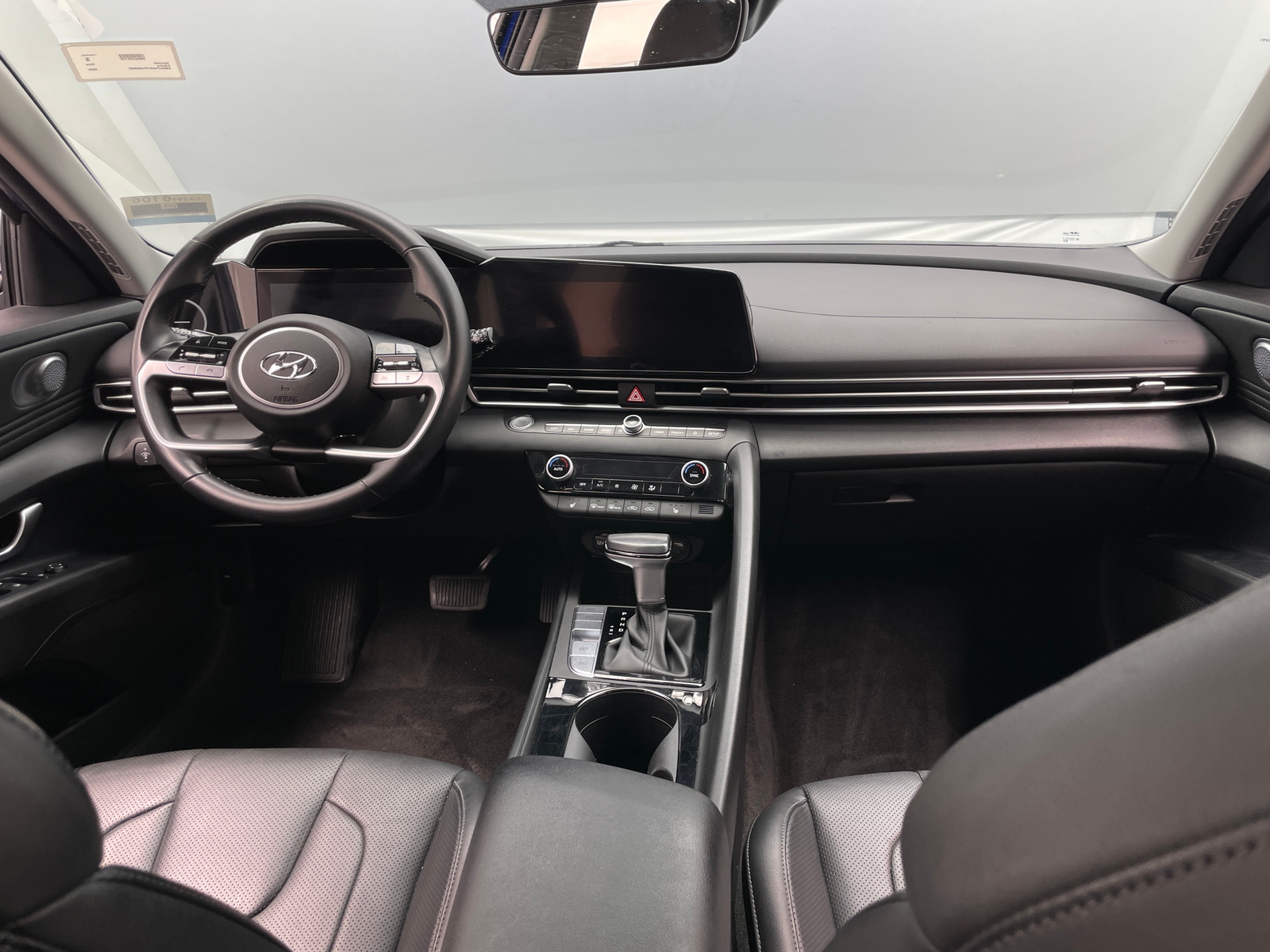 Thumbnail: 2023 Hyundai Elantra - 3