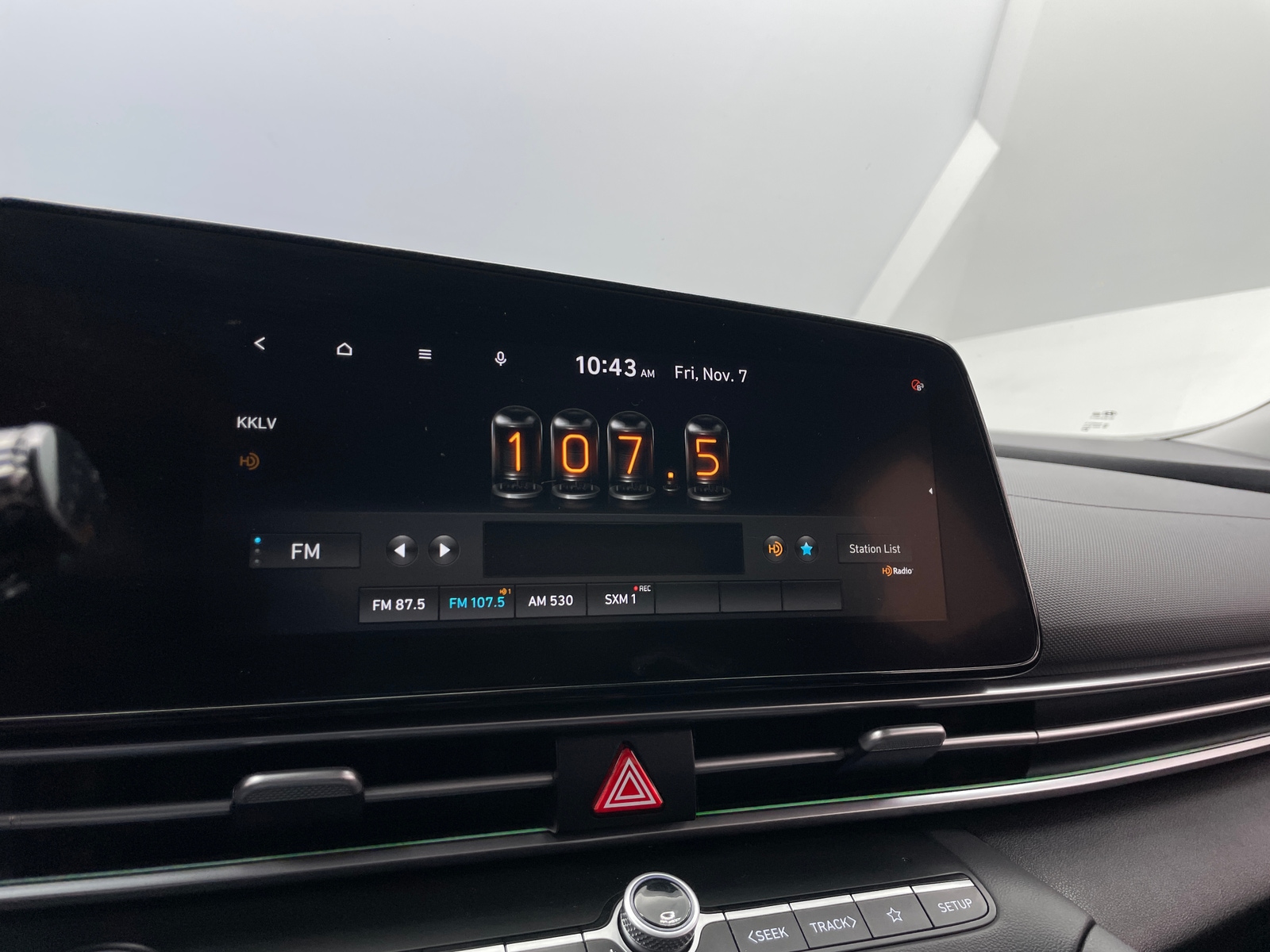 Thumbnail: 2023 Hyundai Elantra - 4