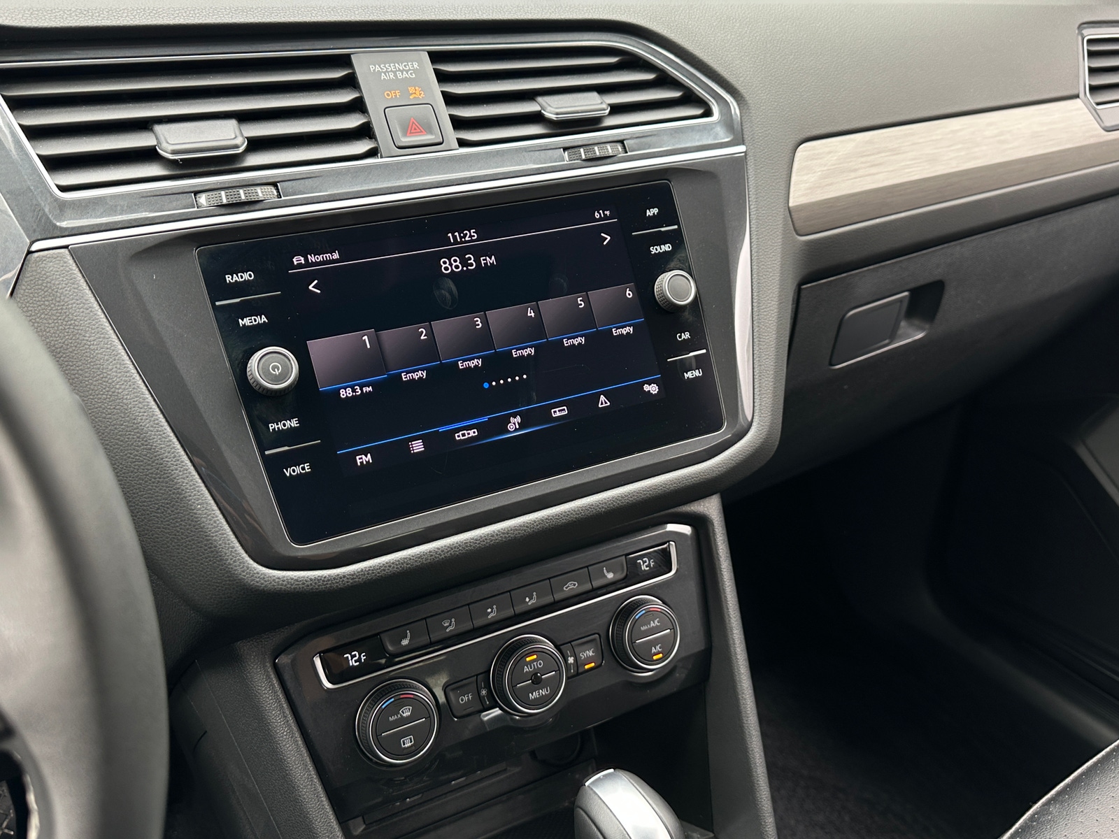 Thumbnail: 2021 Volkswagen Tiguan - 3