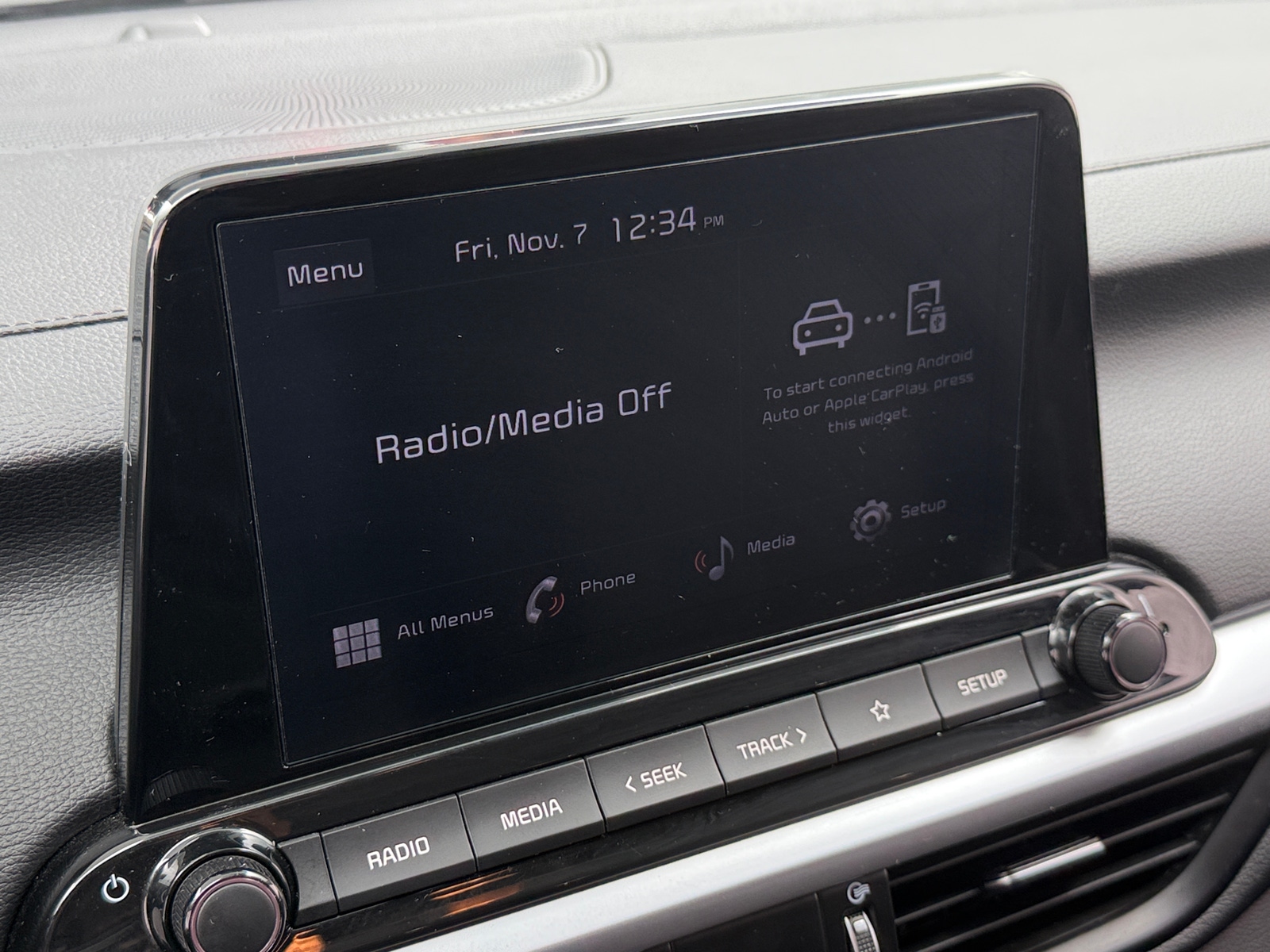 Thumbnail: 2024 Kia Forte - 4