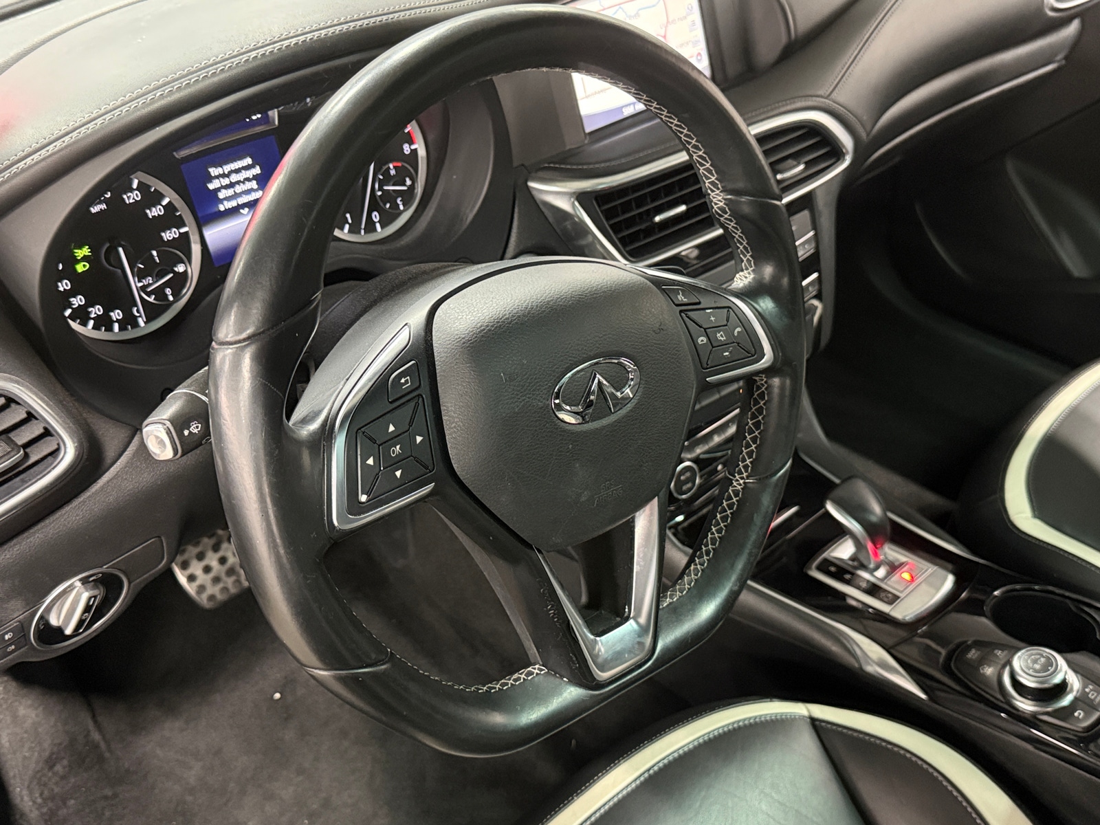 Thumbnail: 2017 INFINITI QX30 - 4