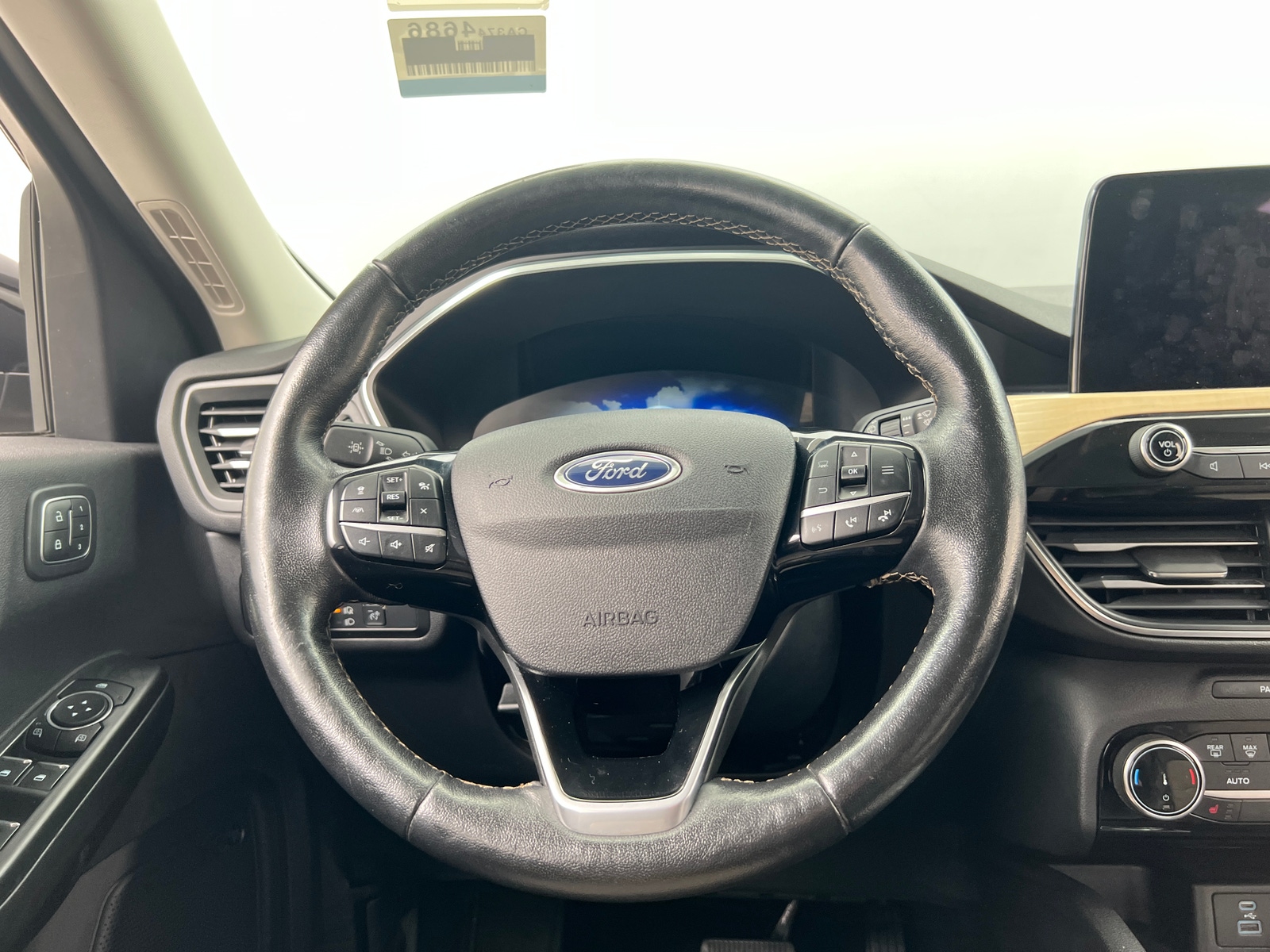 Thumbnail: 2022 Ford Escape - 4