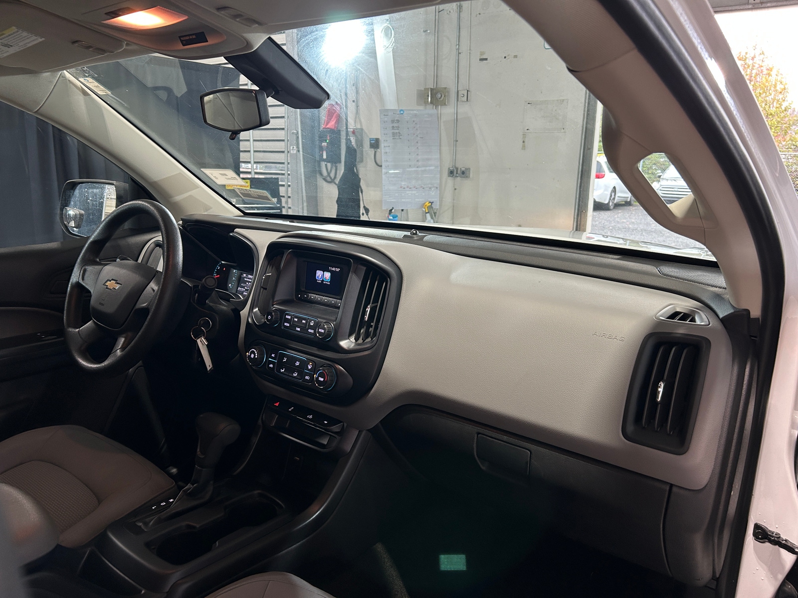 Thumbnail: 2017 Chevrolet Colorado - 3