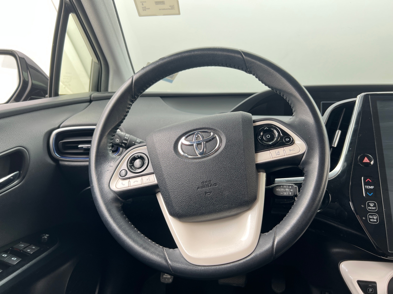 Thumbnail: 2018 Toyota Prius - 5