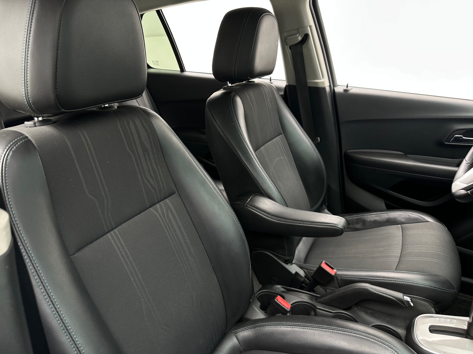 Thumbnail: 2016 Chevrolet Trax - 2