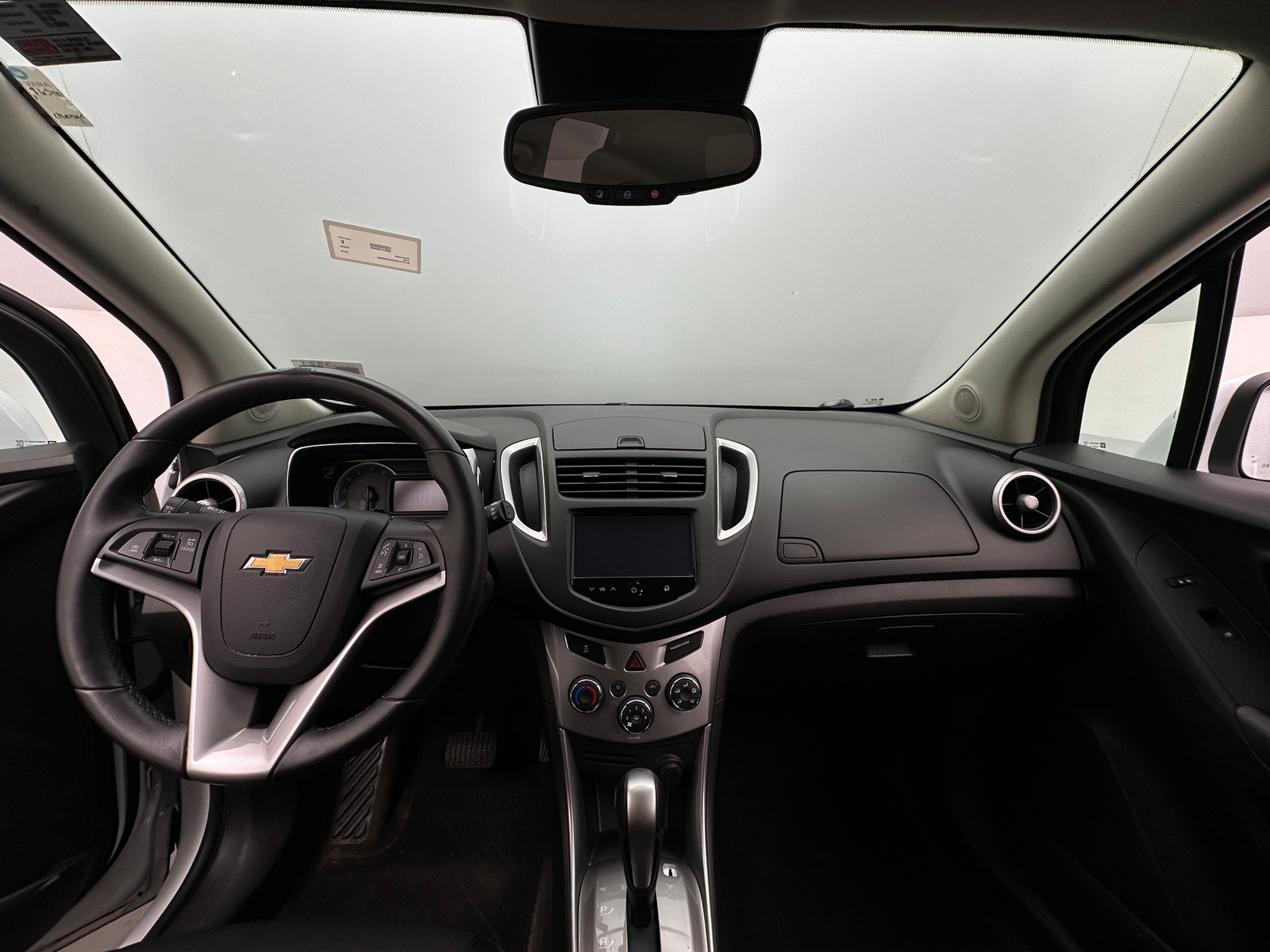 Thumbnail: 2016 Chevrolet Trax - 3