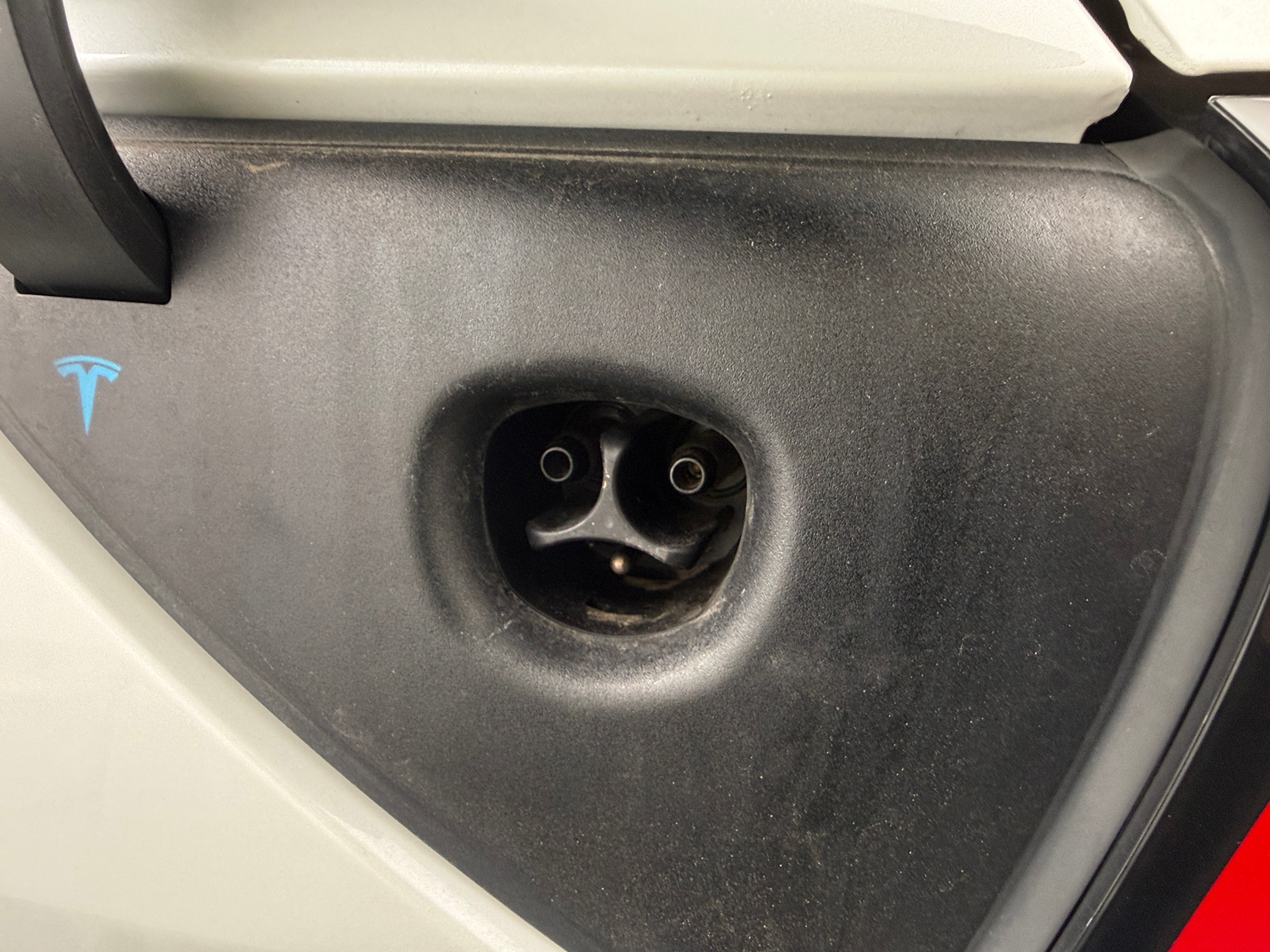 Used 2020 Tesla Model Y Long Range with VIN 5YJYGDEE7LF052886 for sale in Oak Creek, WI