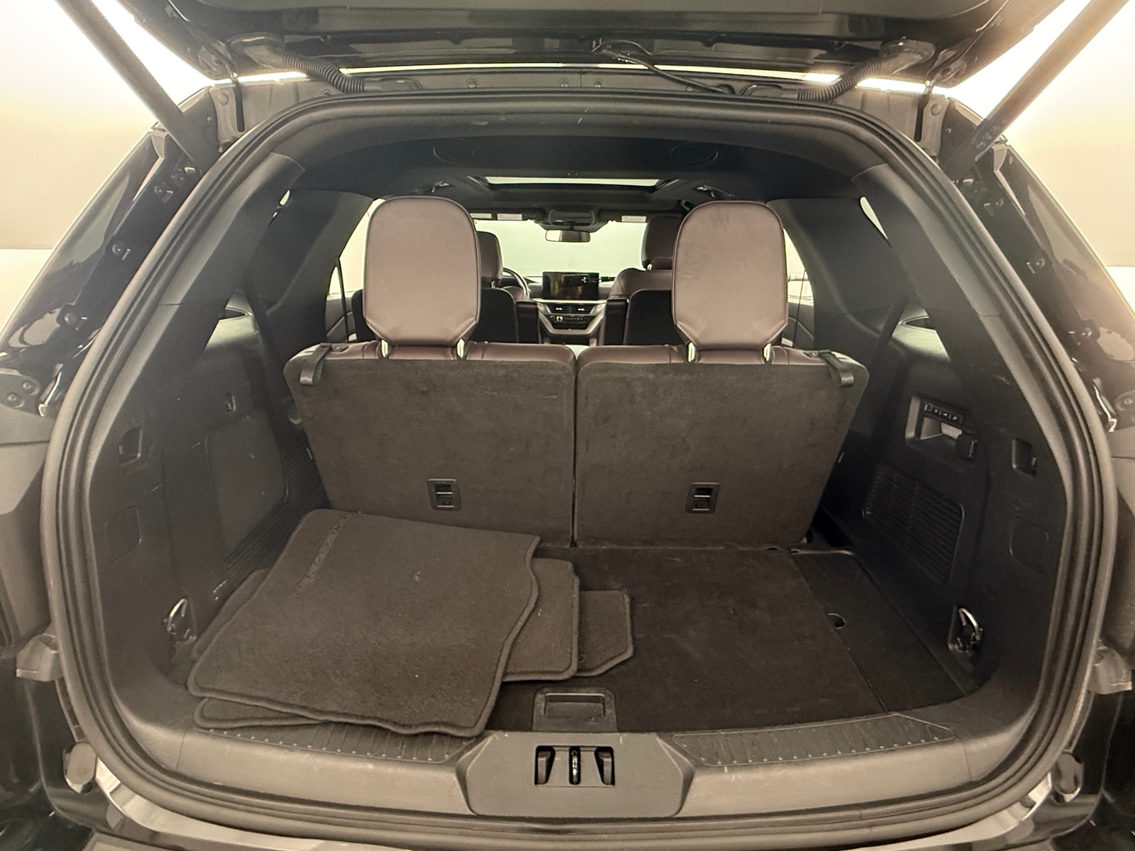 Thumbnail: 2025 Ford Explorer - 6