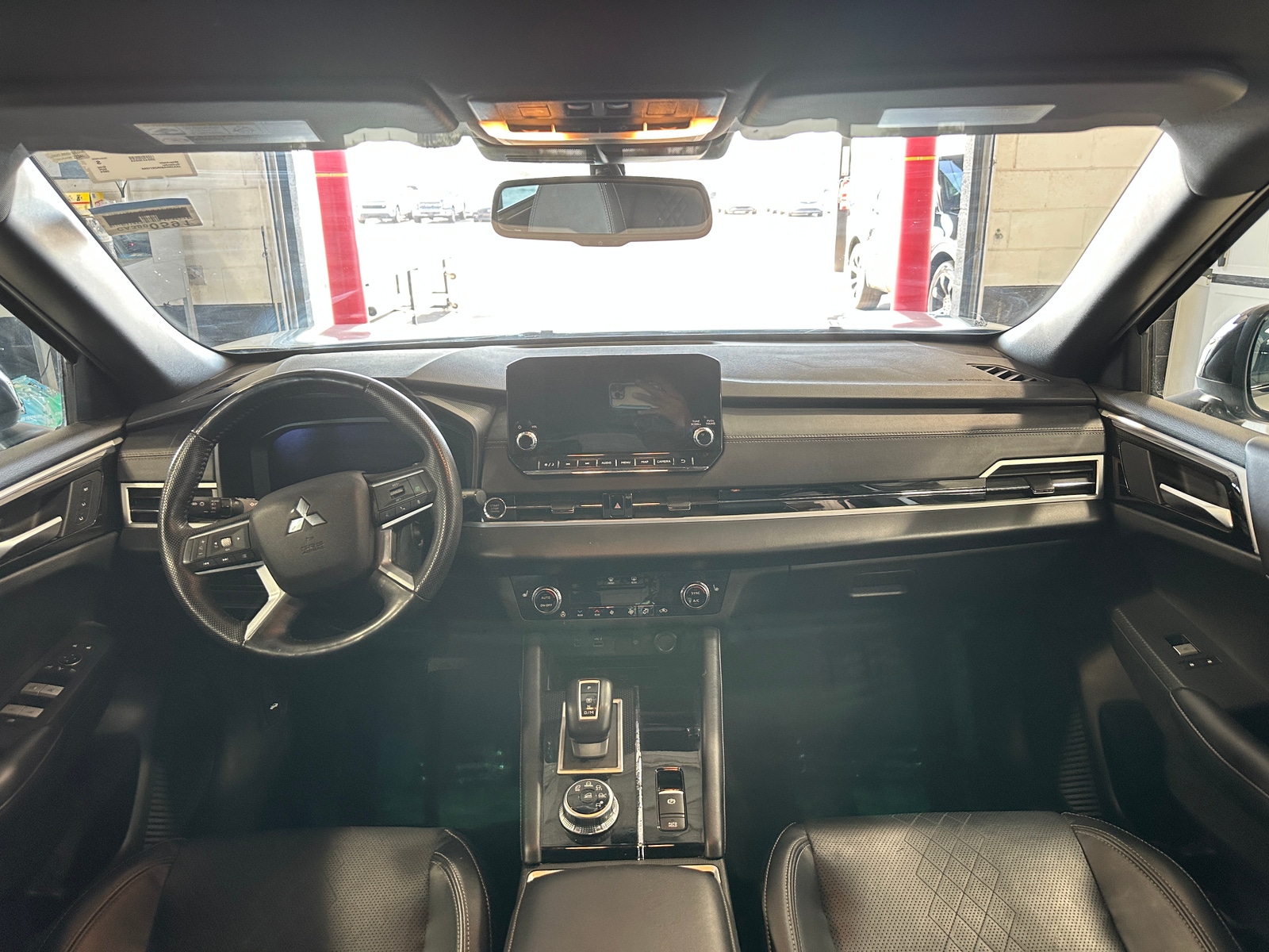 Thumbnail: 2024 Mitsubishi Outlander - 3