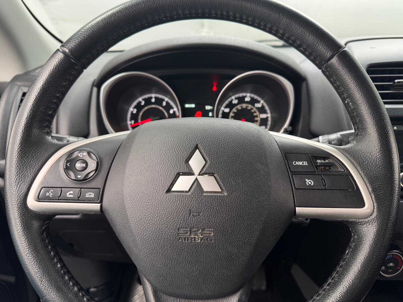 Thumbnail: 2014 Mitsubishi Outlander Sport - 5