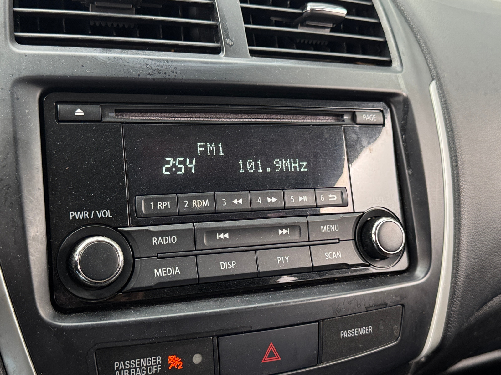 Thumbnail: 2014 Mitsubishi Outlander Sport - 4