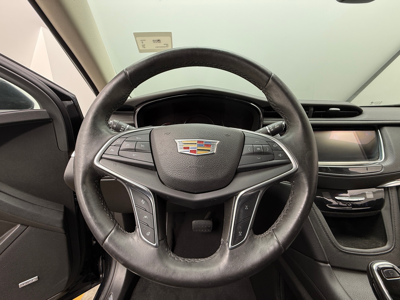 Thumbnail: 2017 Cadillac XT5 - 4