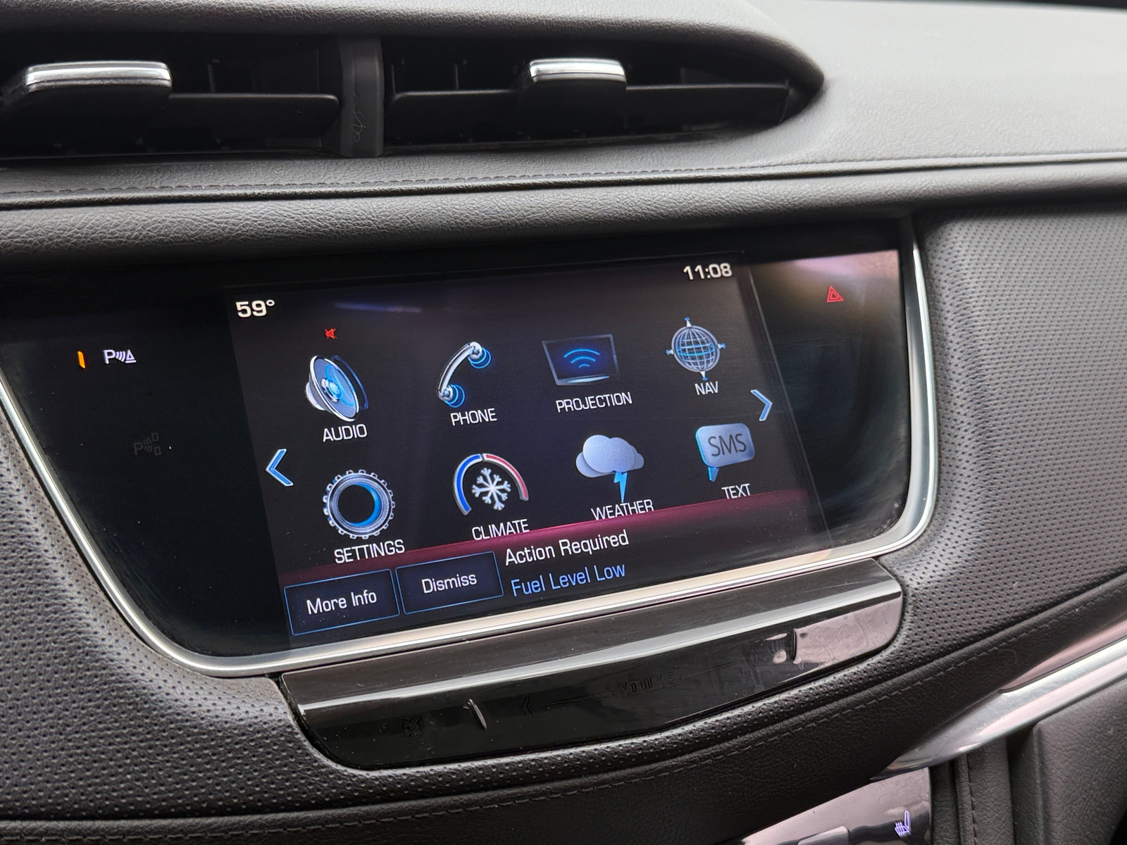 Thumbnail: 2017 Cadillac XT5 - 3