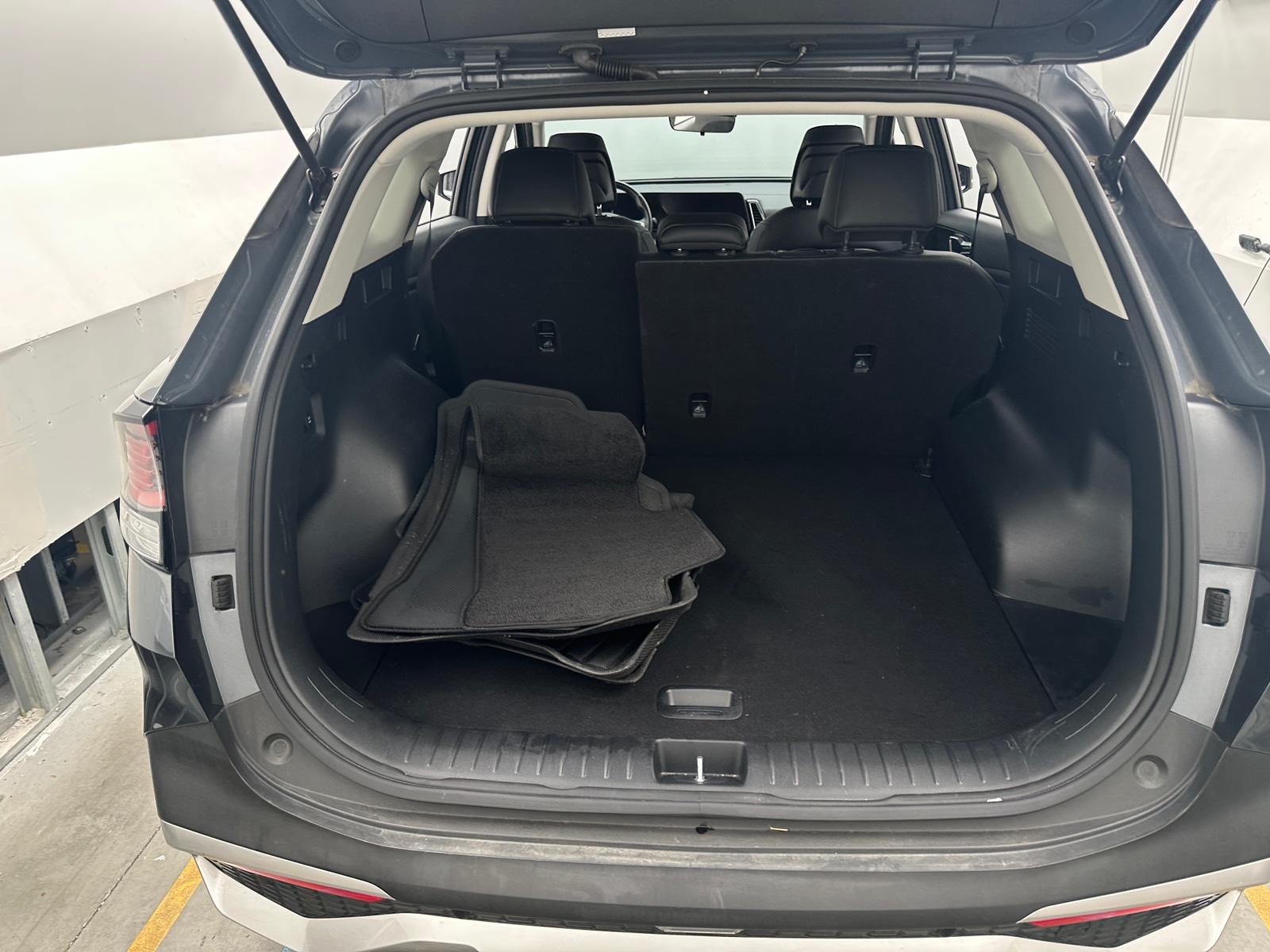 Thumbnail: 2023 Kia Sportage - 6