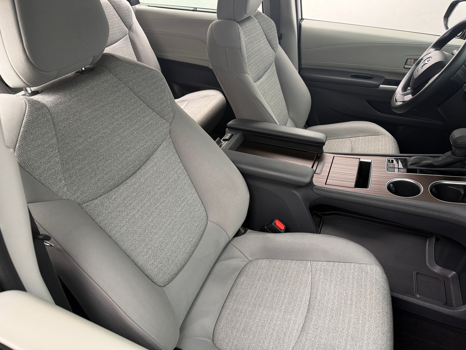 Thumbnail: 2022 Toyota Sienna - 2