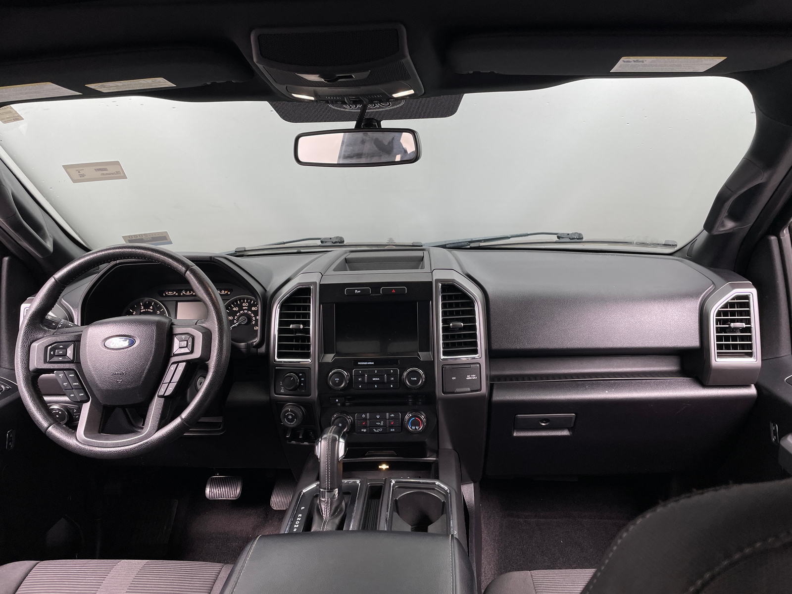 Thumbnail: 2016 Ford Econoline - 3