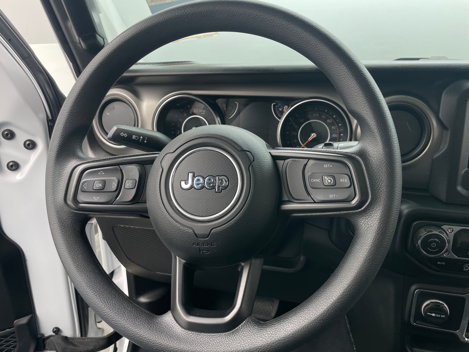 Thumbnail: 2022 Jeep Wrangler - 5