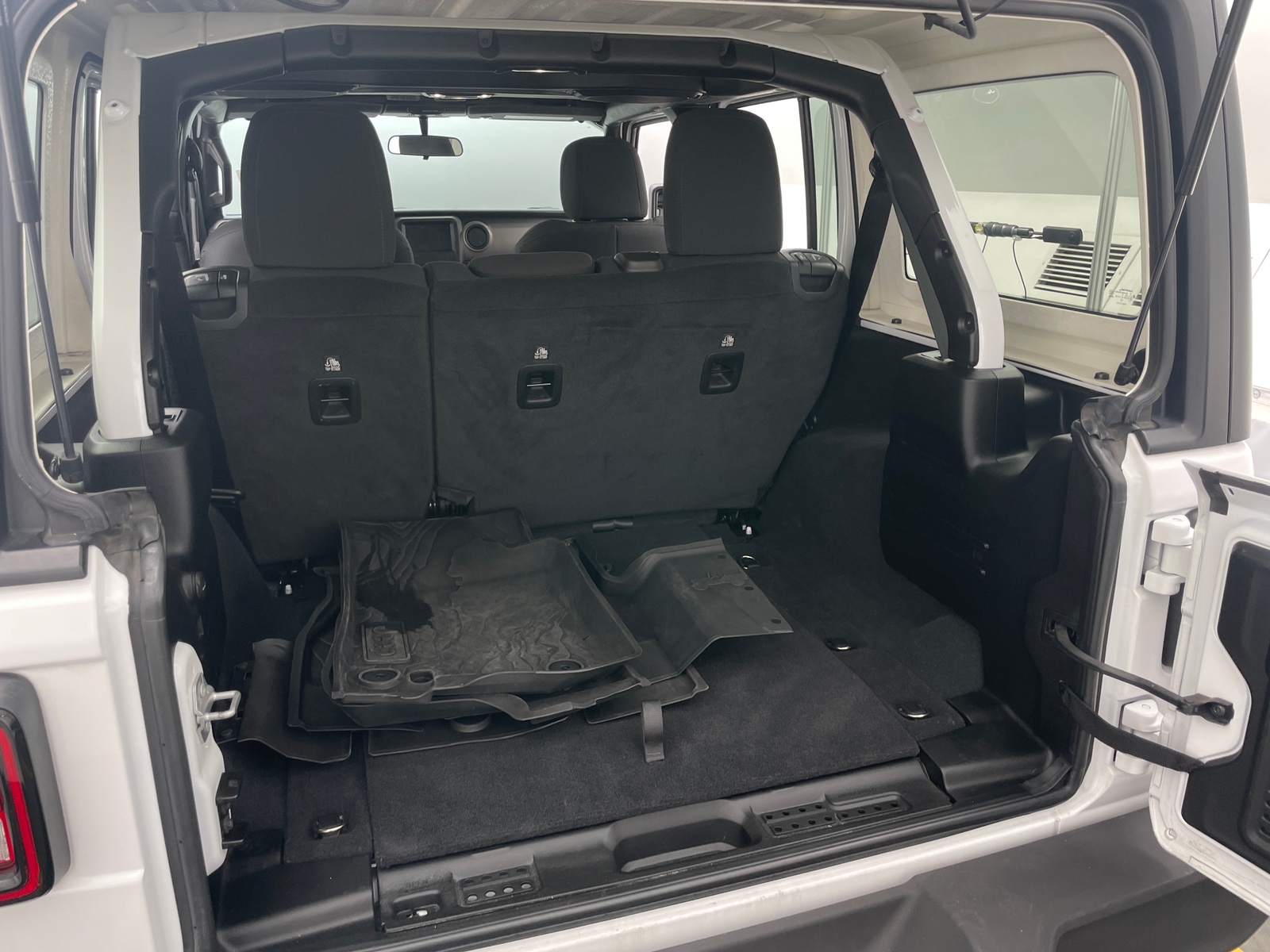 Thumbnail: 2022 Jeep Wrangler - 7