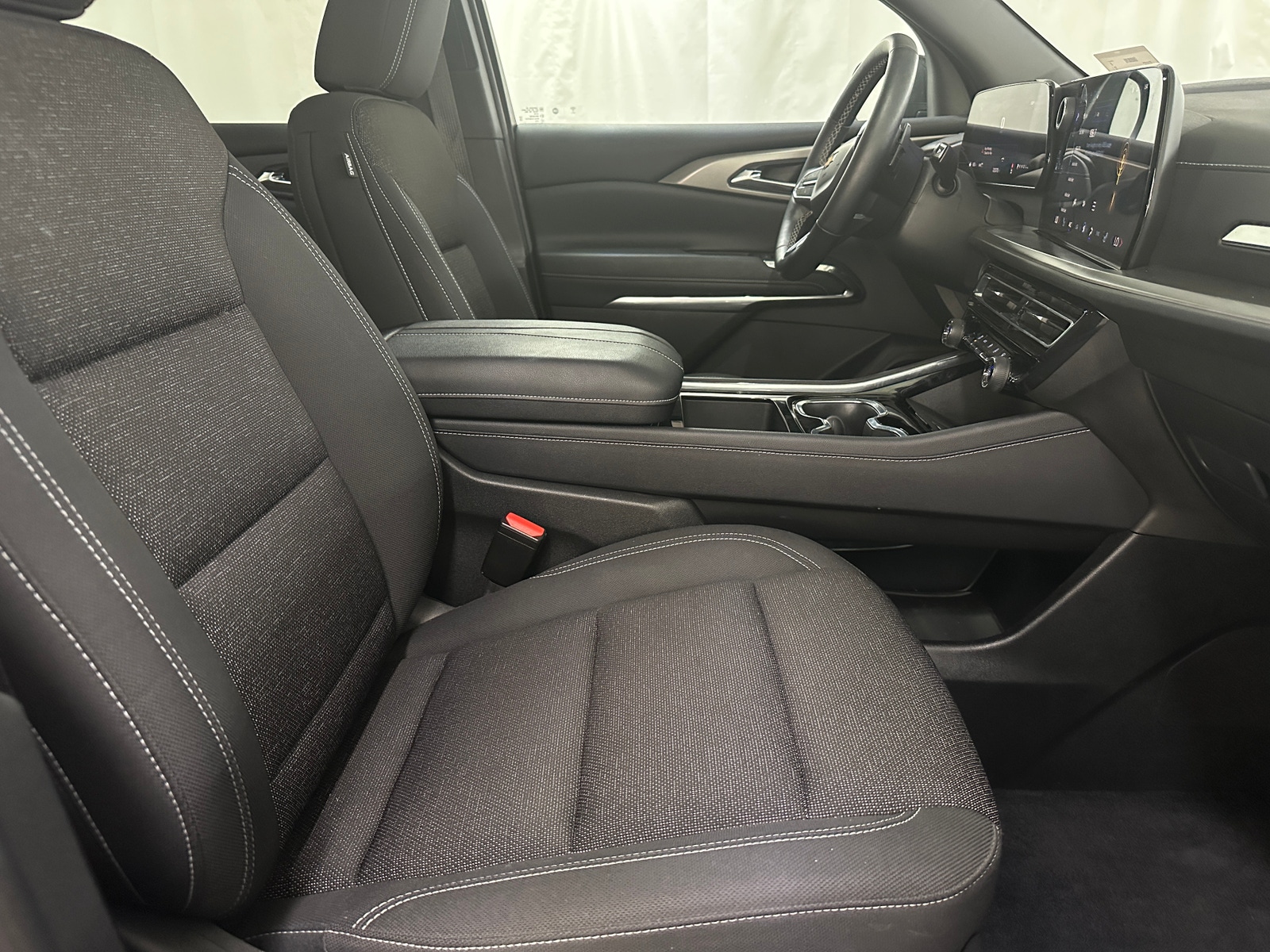 Thumbnail: 2025 Chevrolet Traverse - 2