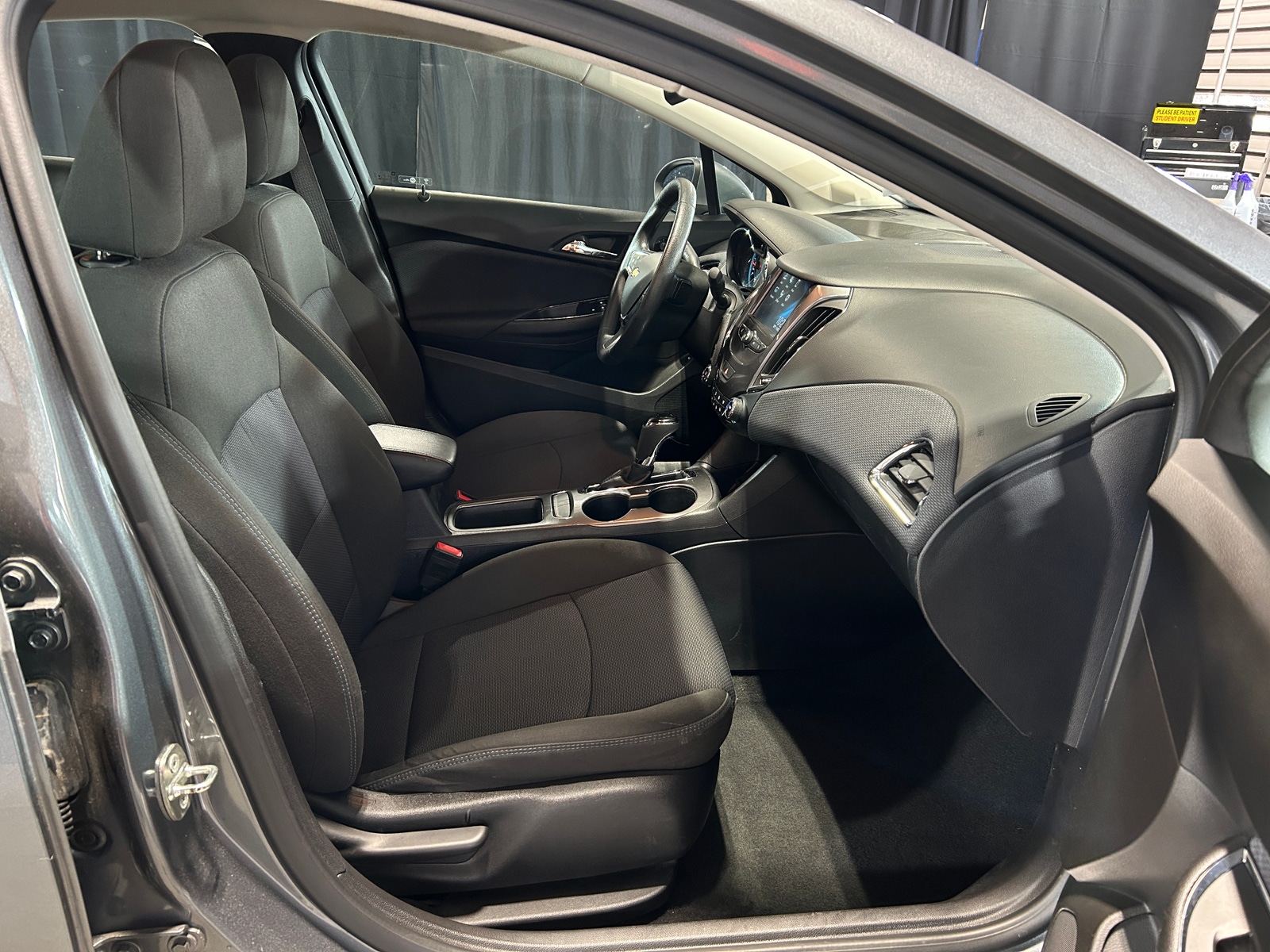 Thumbnail: 2018 Chevrolet Cruze - 2