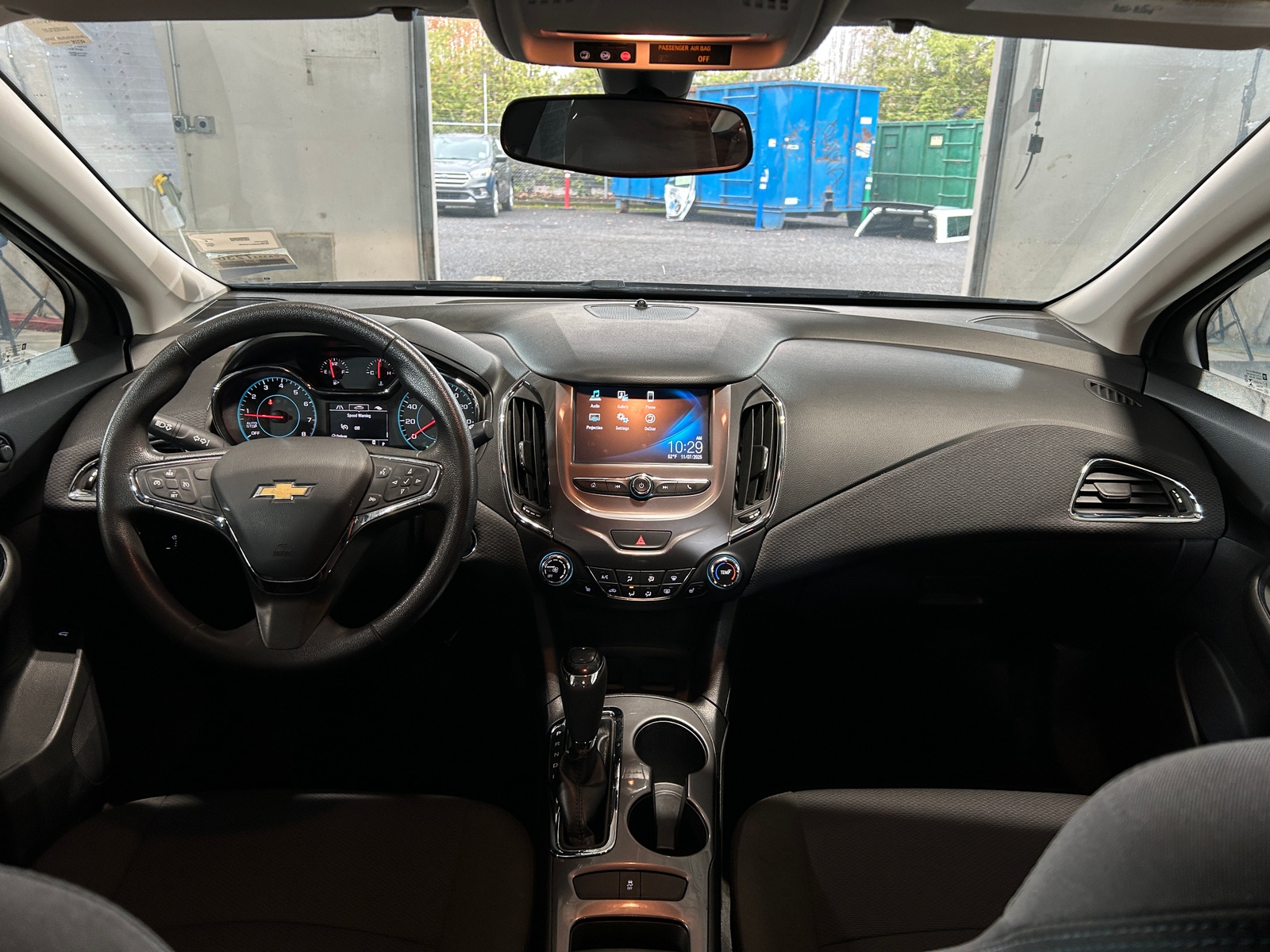 Thumbnail: 2018 Chevrolet Cruze - 3